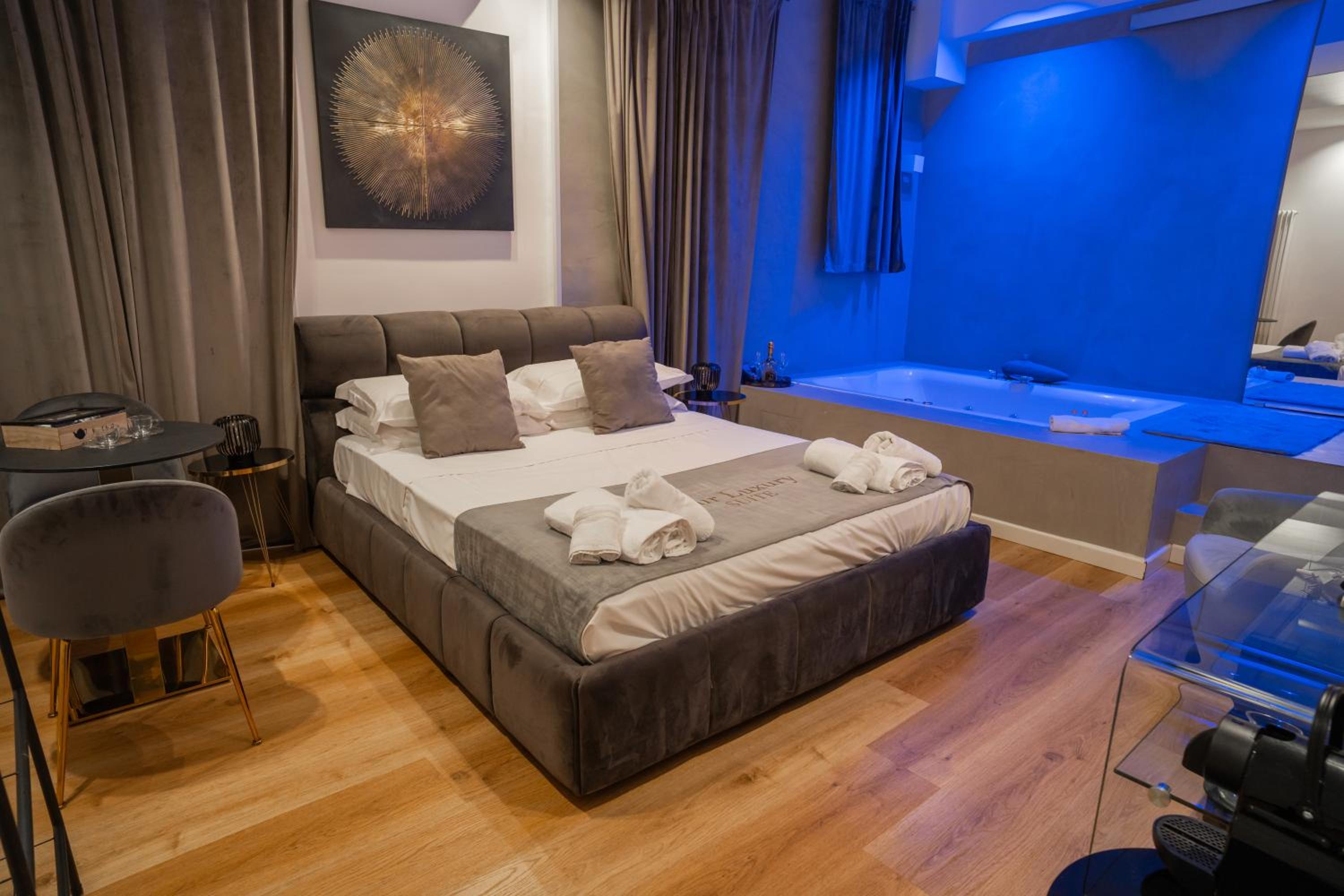 Queen Room with Spa Bath