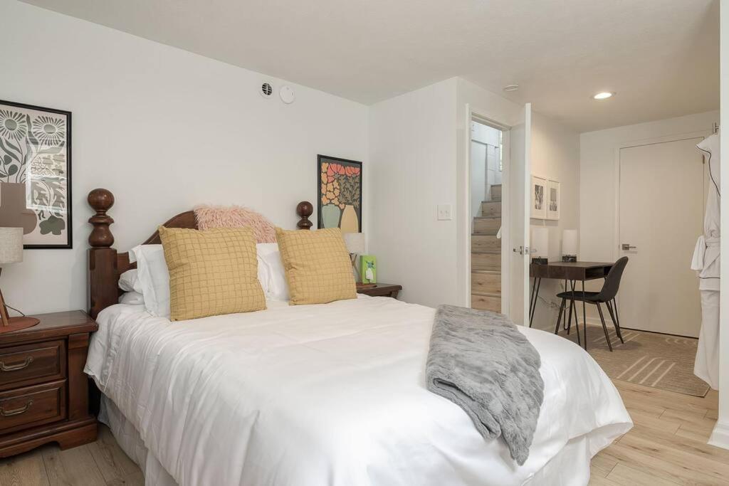Three-Bedroom House photo 1