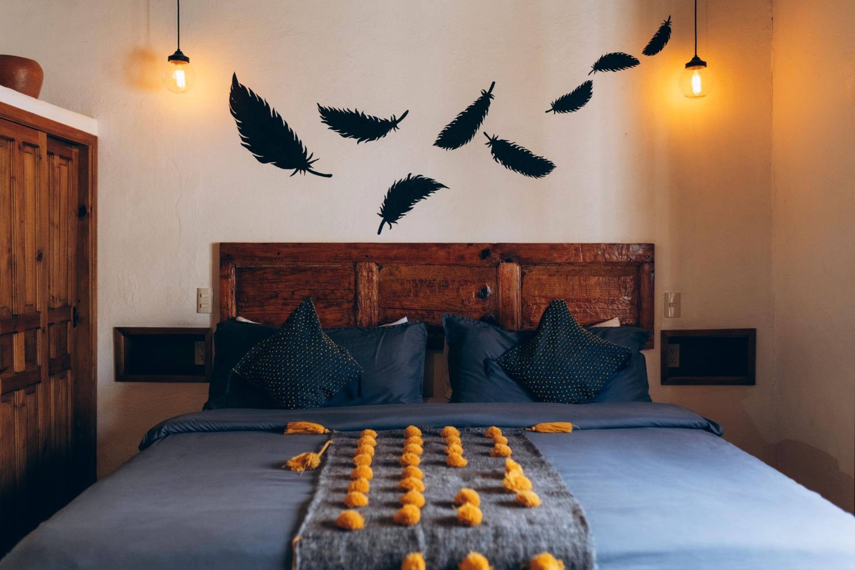 Deluxe King Room - Photo 17
