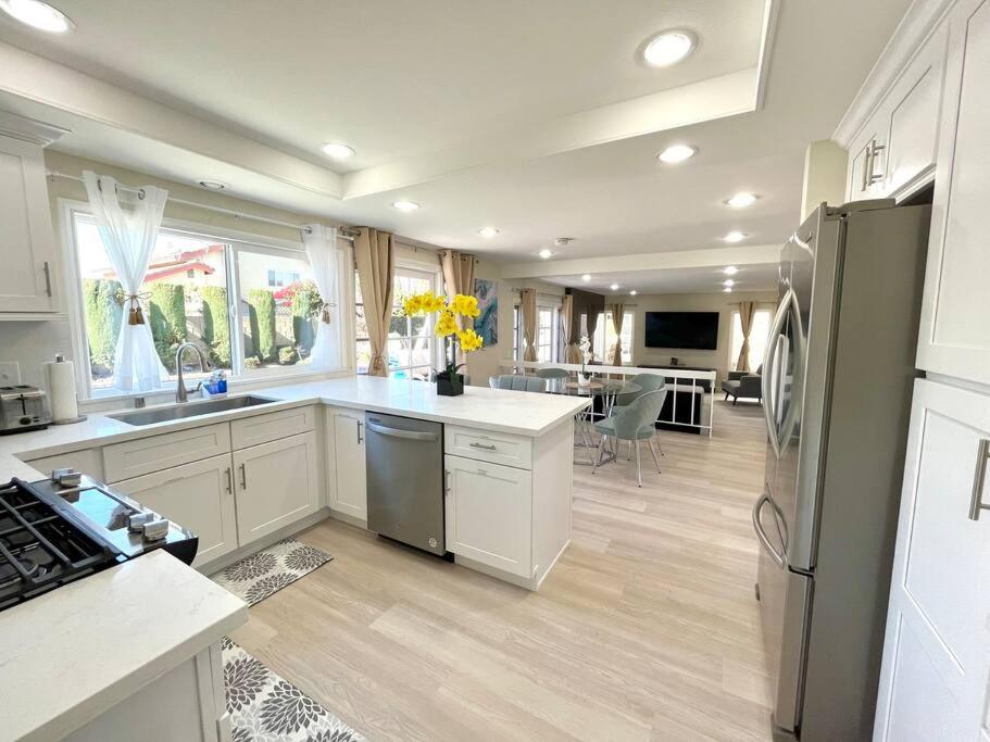 Four-Bedroom House photo 3