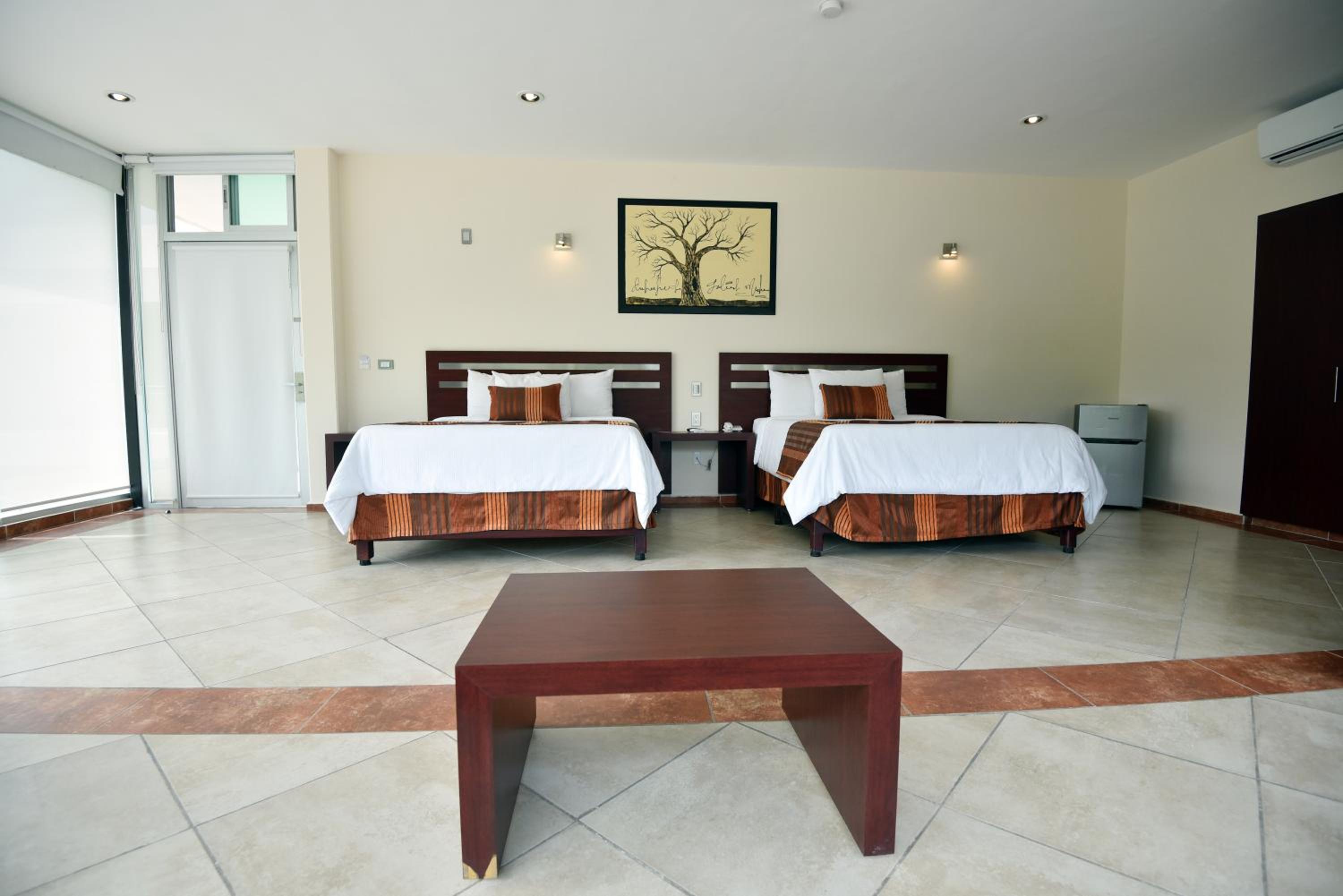 Deluxe Suite photo 2