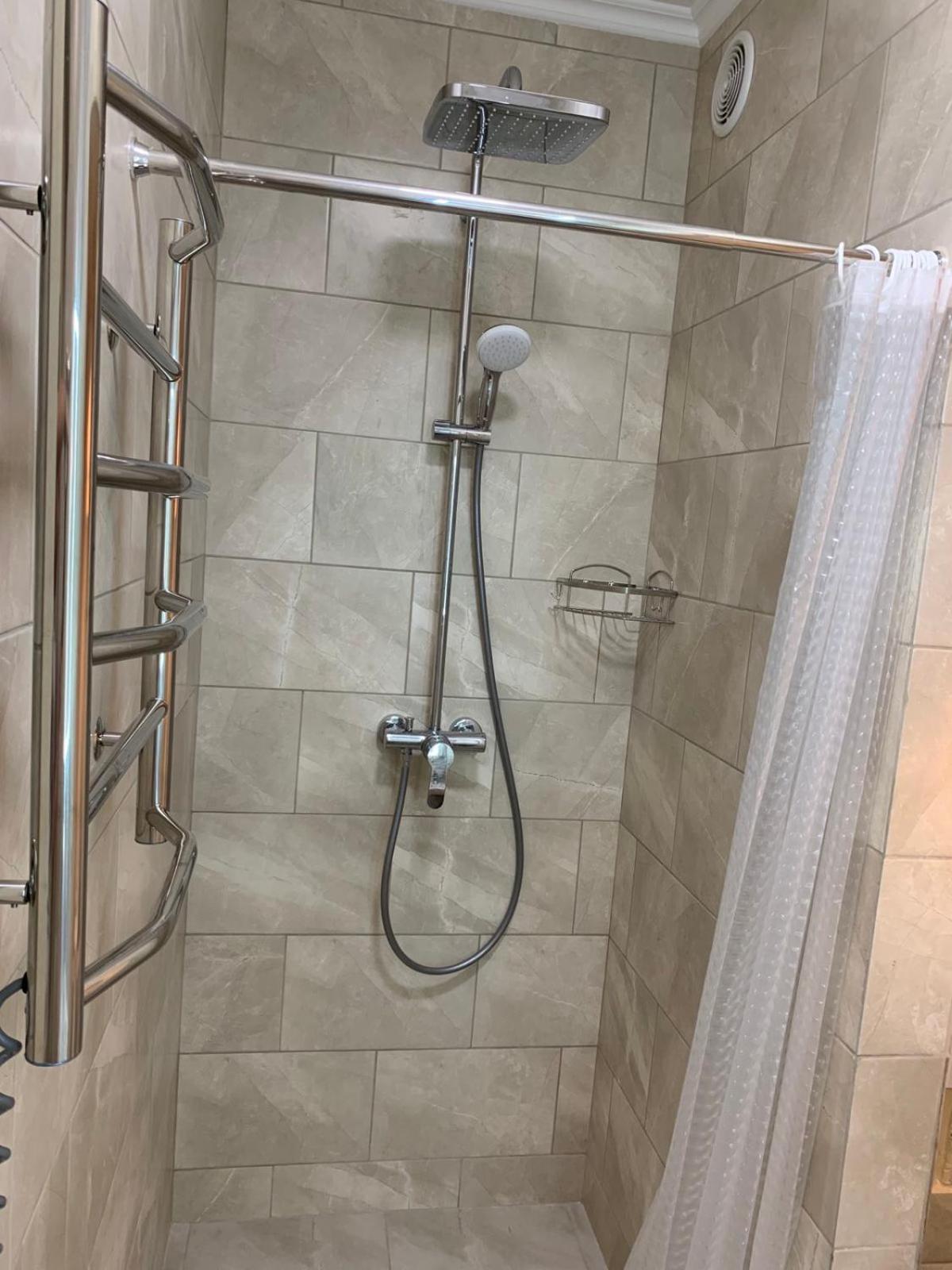 Twin Room - Disability Access photo 3