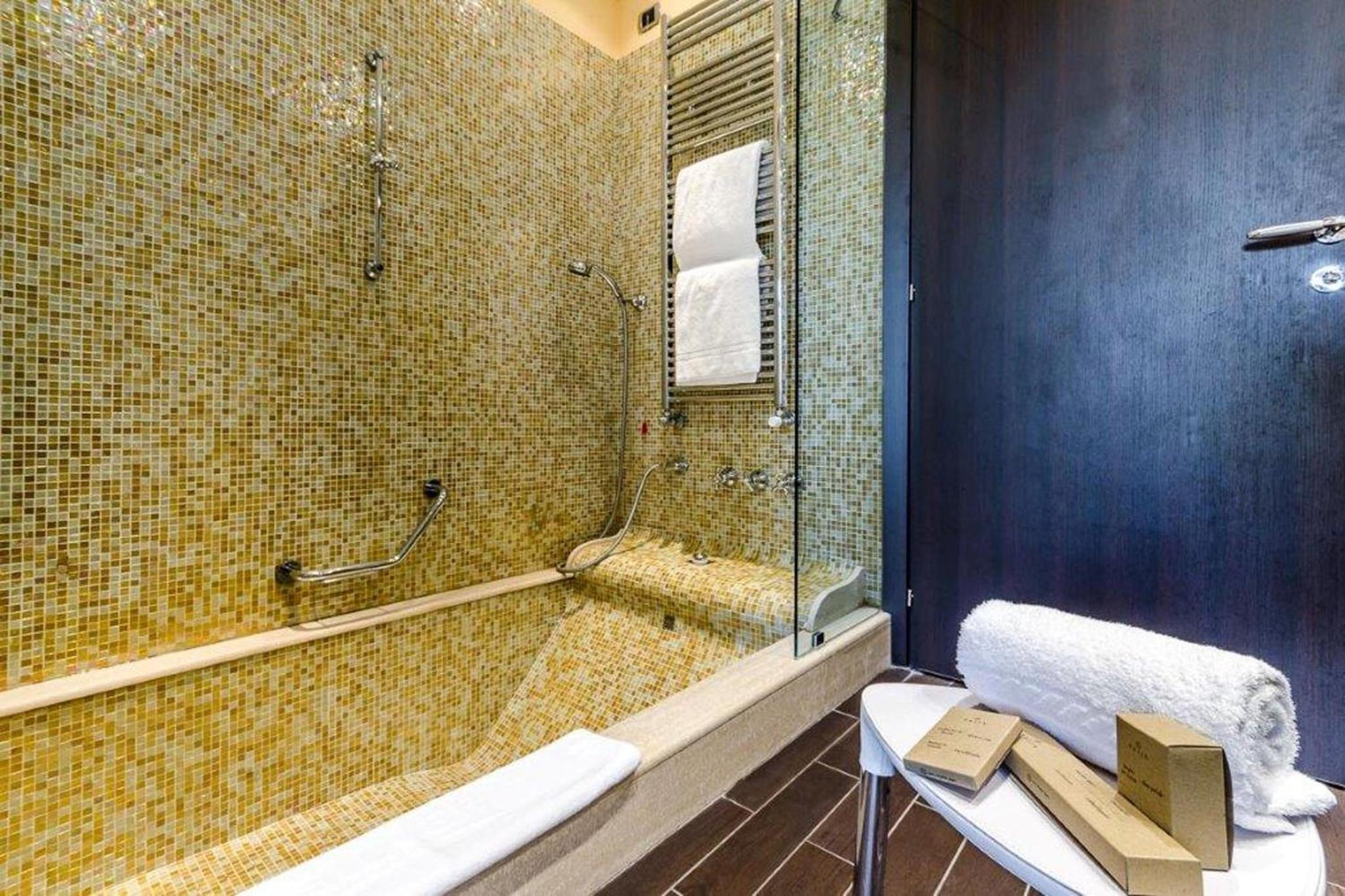 Deluxe Double or Twin Room with Spa Bath