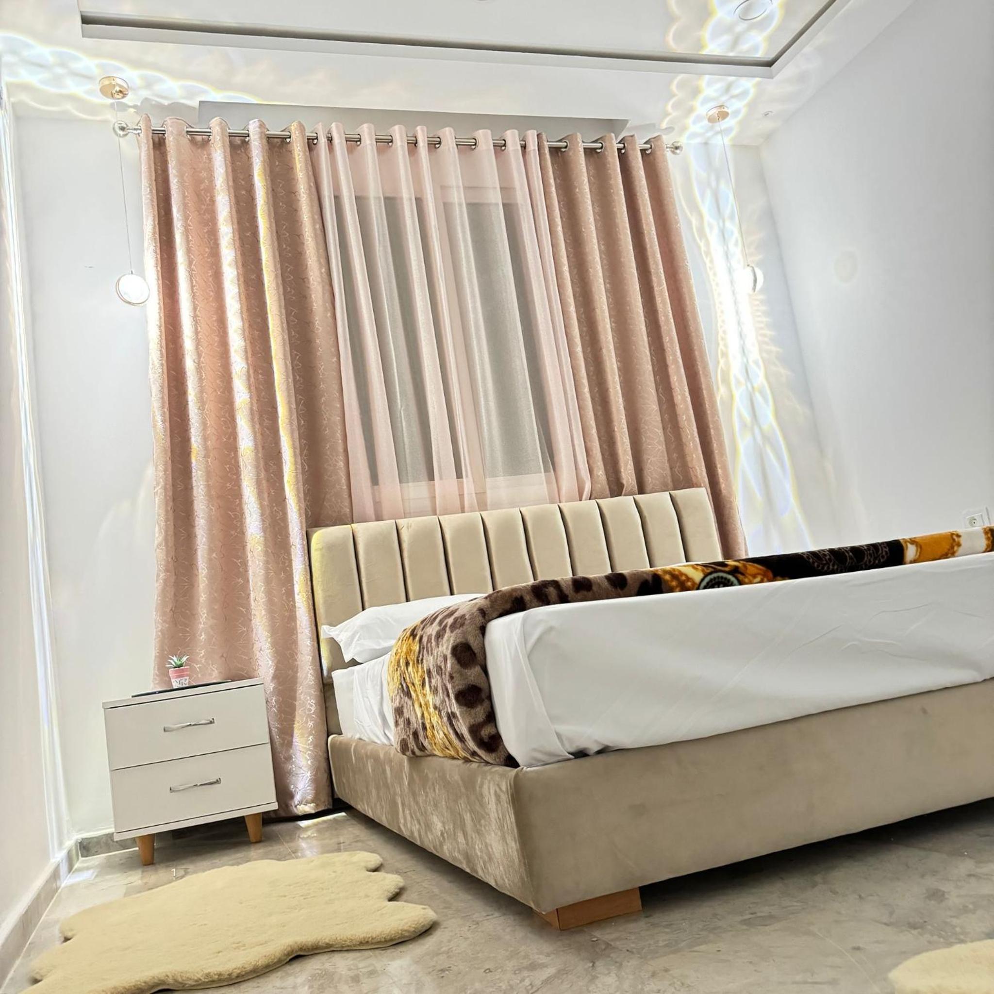 Two-Bedroom Apartment With Balcony And Terrace photo 3