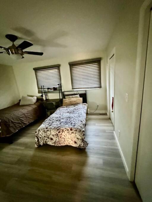 Three-Bedroom House photo 2