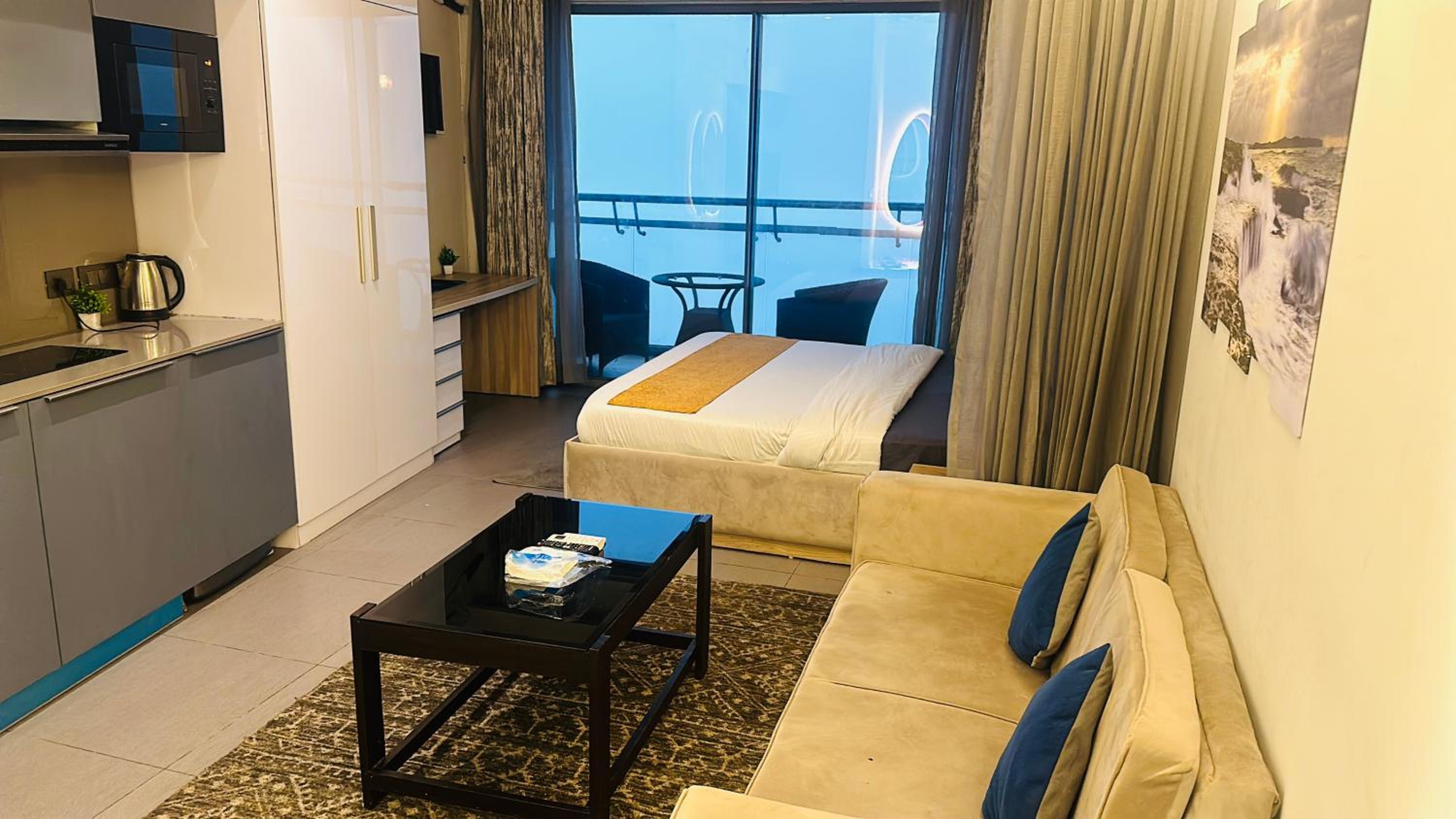 One-Bedroom Apartment