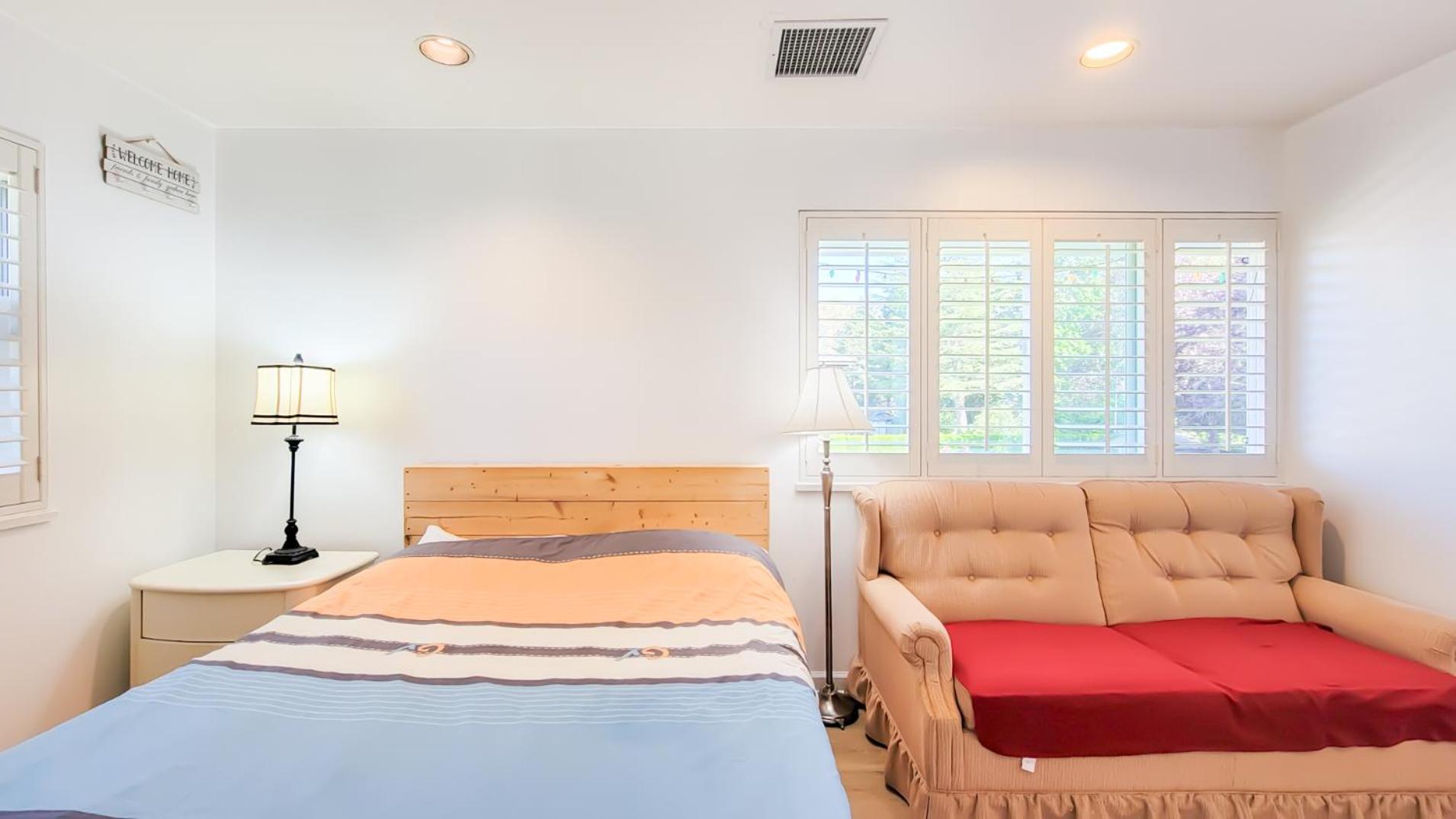 Queen Room with Shared Bathroom