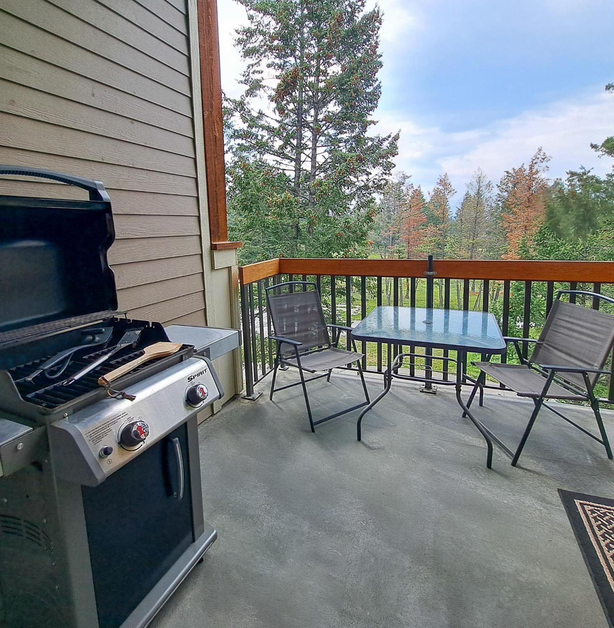 Two-Bedroom Apartment with Balcony photo 3