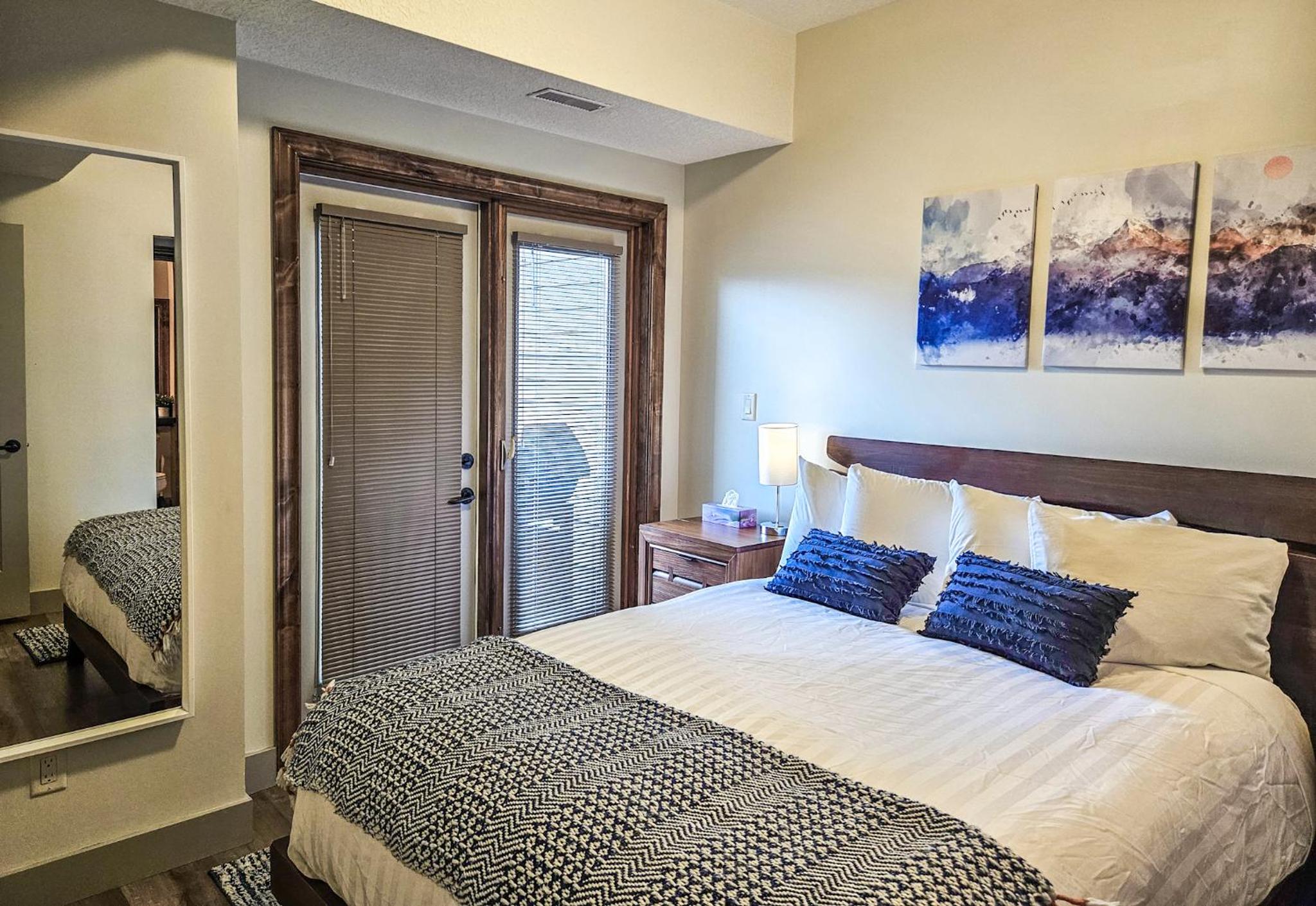 Two-Bedroom Apartment with Balcony photo 1
