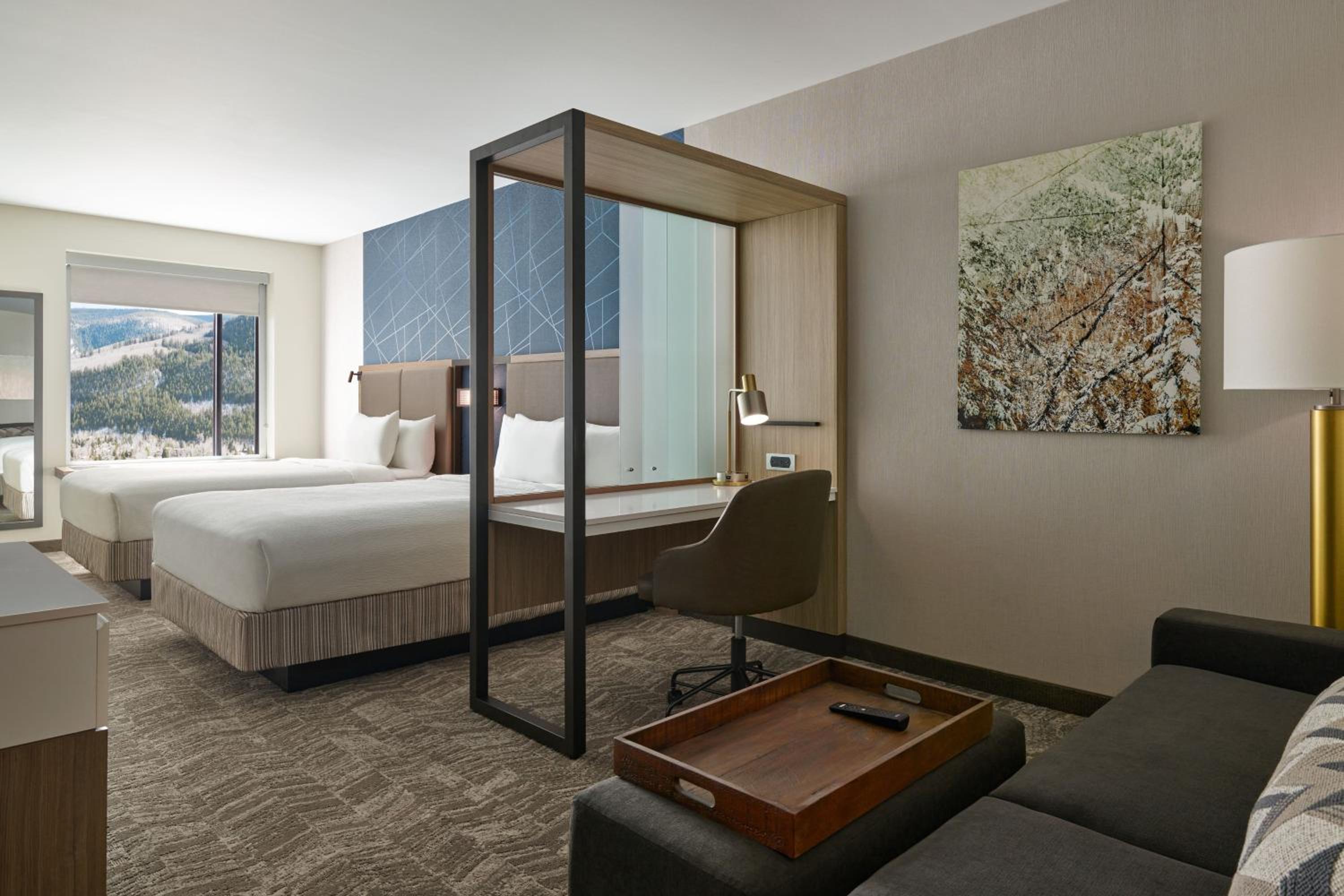 Queen Suite with Sofa Bed and Mountain View - Top Floor photo 3