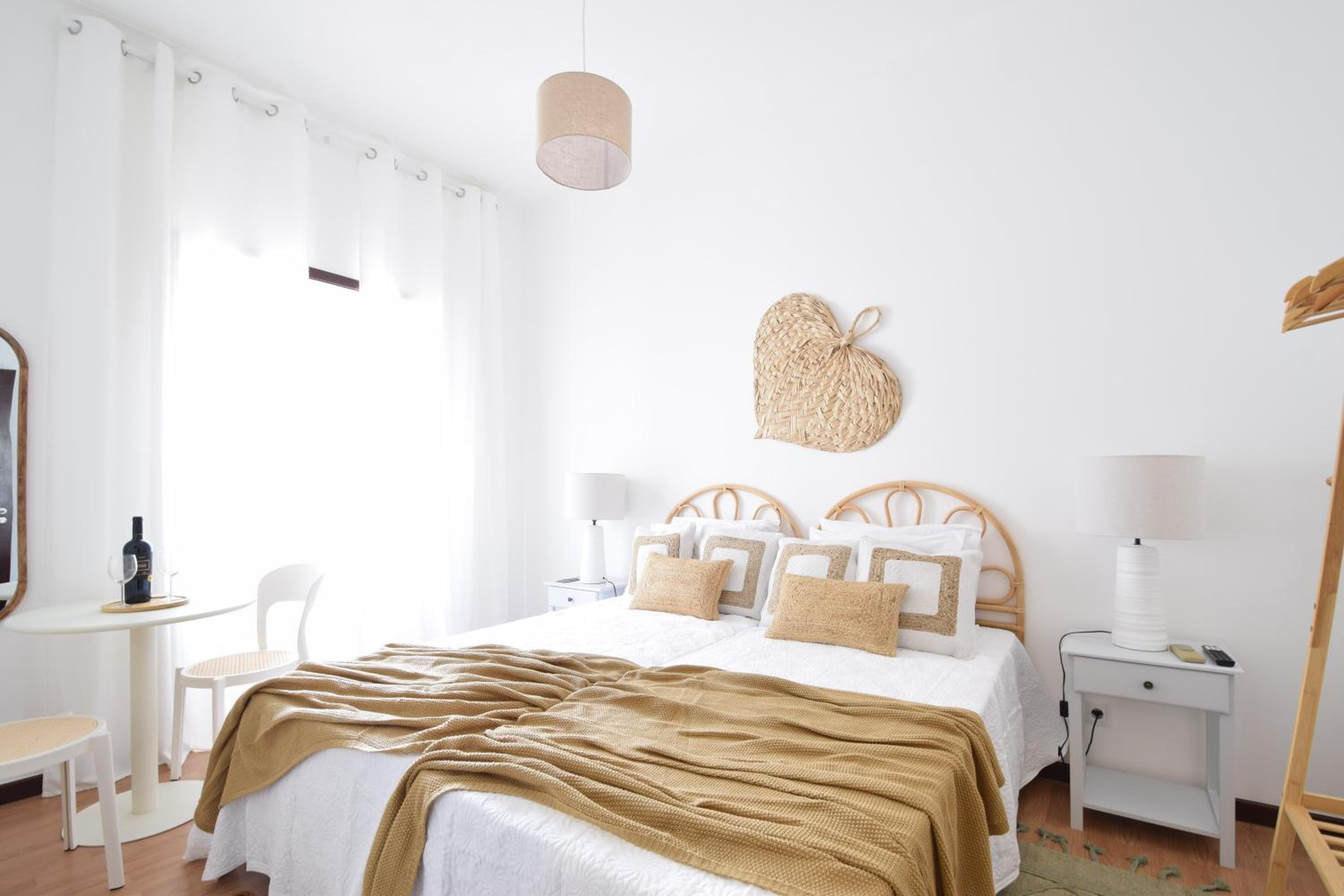 Standard Twin Room with Shared Bathroom photo 1