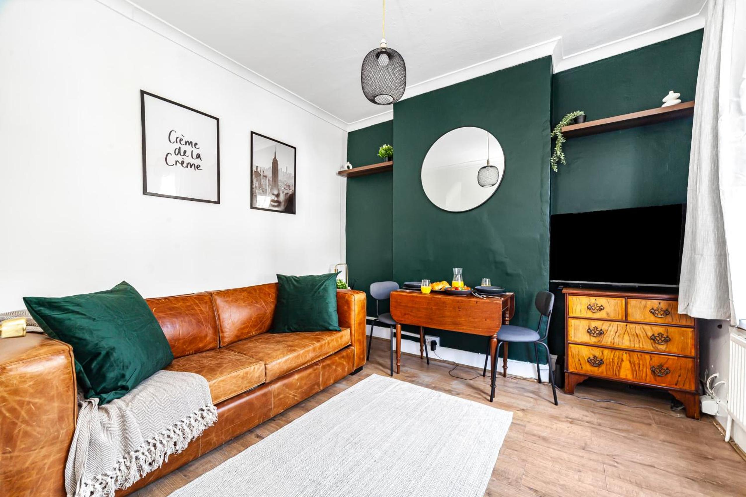 Three-Bedroom Apartment photo 1