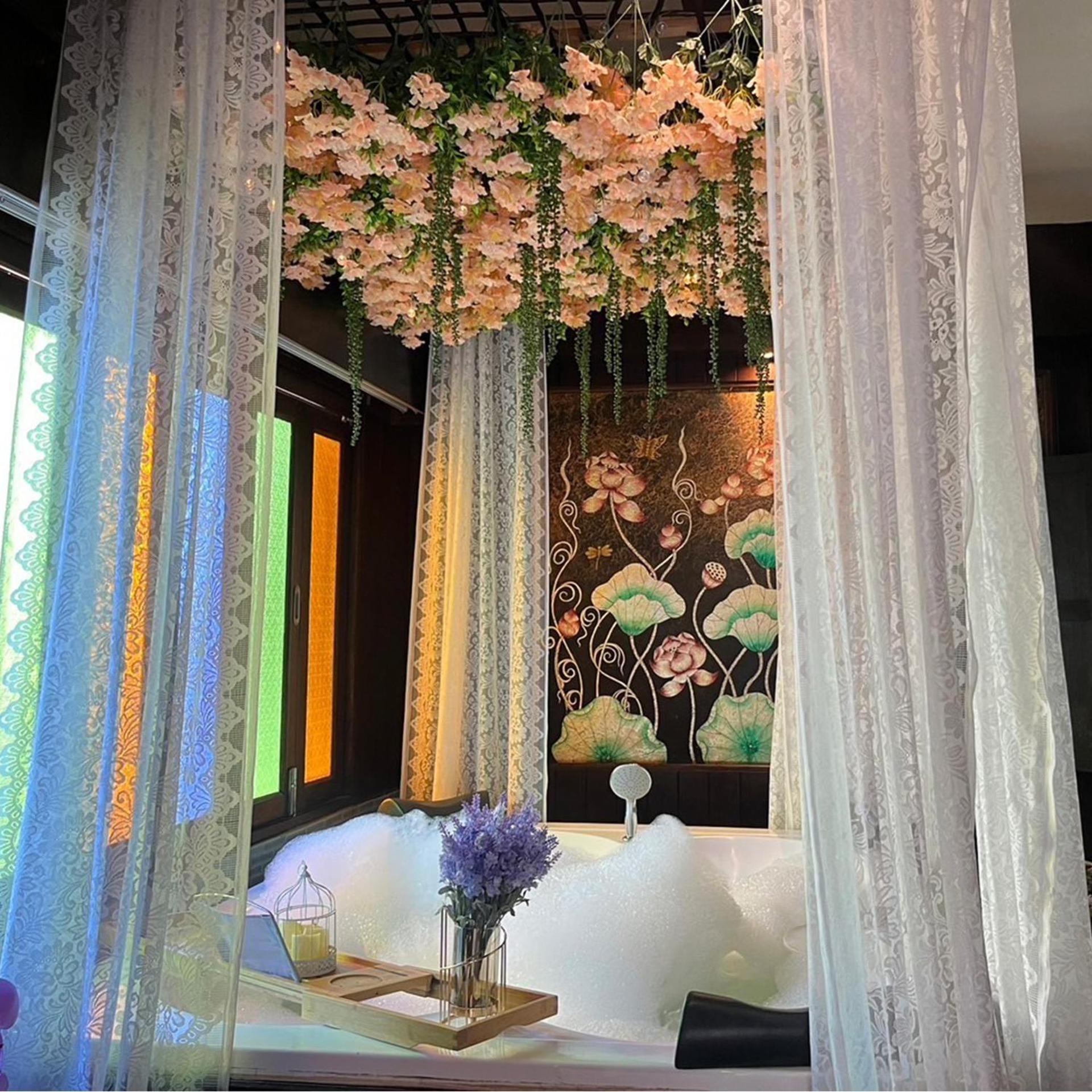 Lanna Jacuzzi Suite - Photo 10
