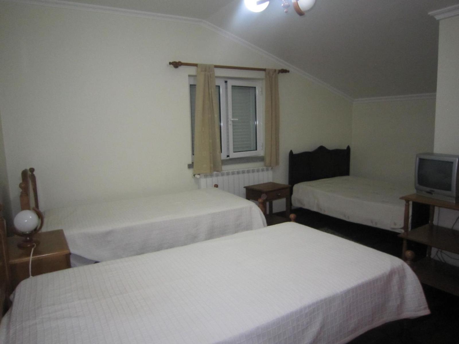 Economy Triple Room photo 1