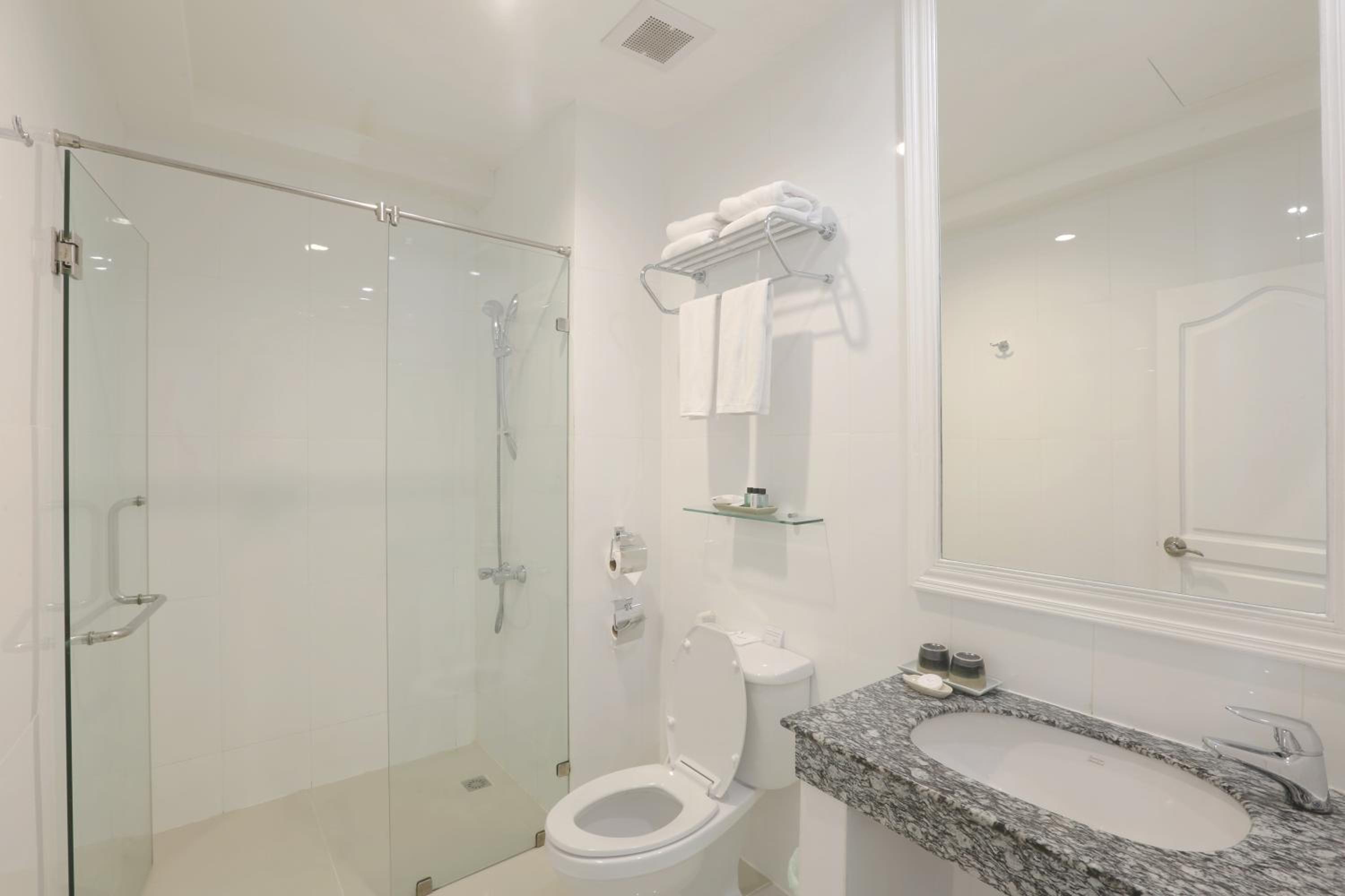Premium Deluxe 2 Twin City View with Balcony - Photo 6