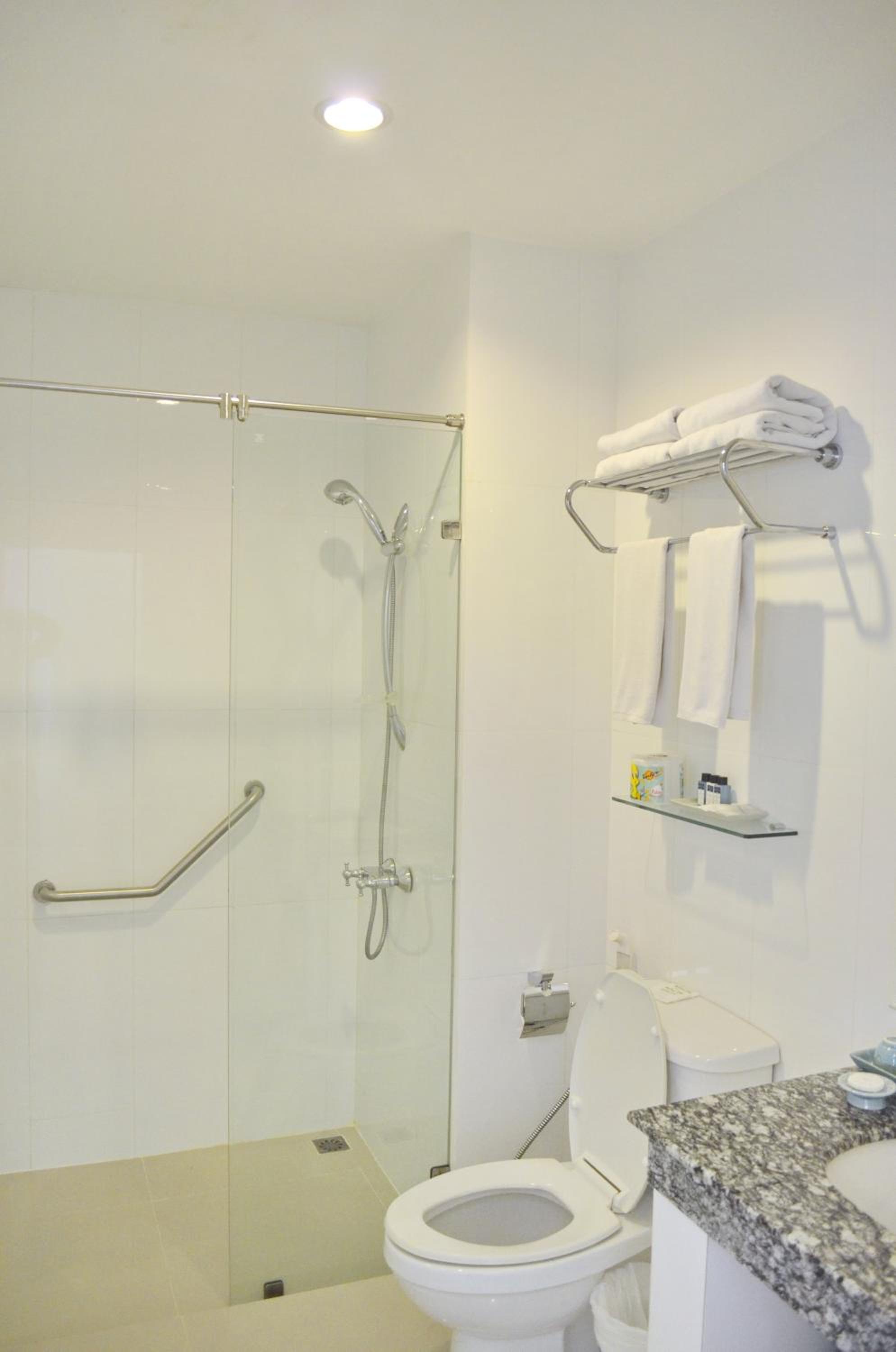 Premium Deluxe 1 King High Floor - Photo 6