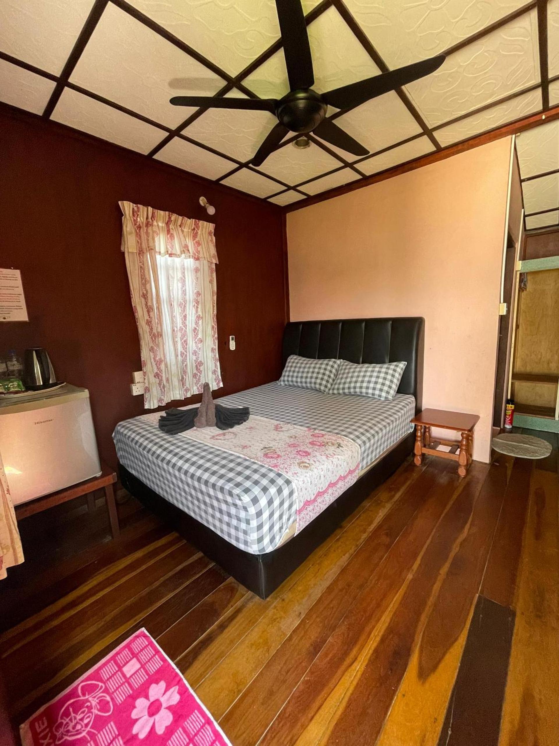 Budget Double Room photo 3