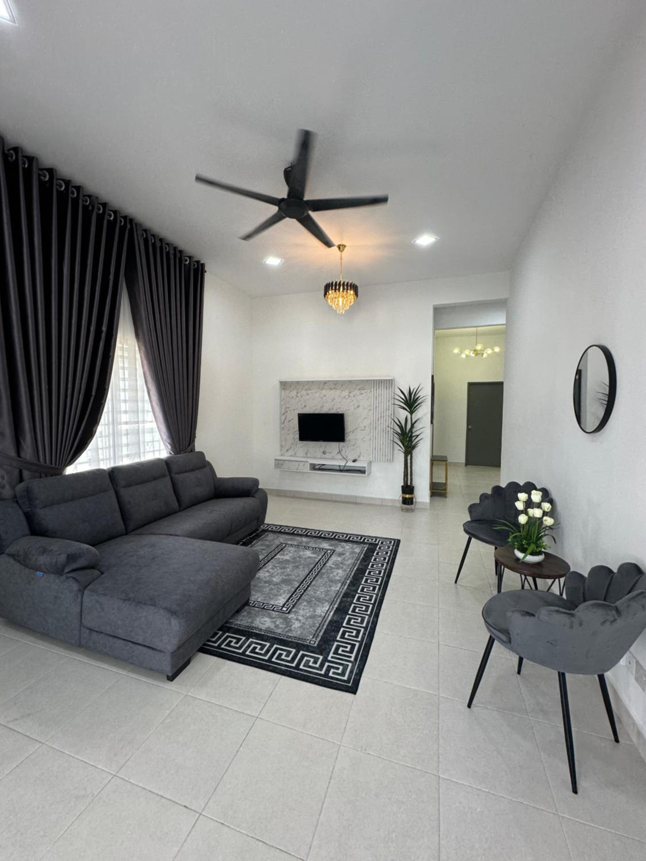 Three-Bedroom House photo 1