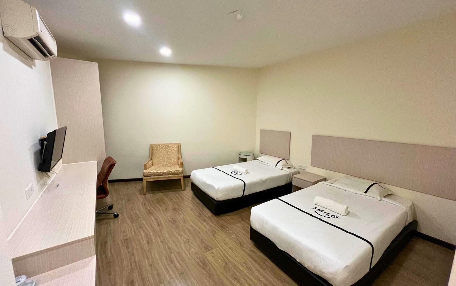 Twin Room - Photo 3