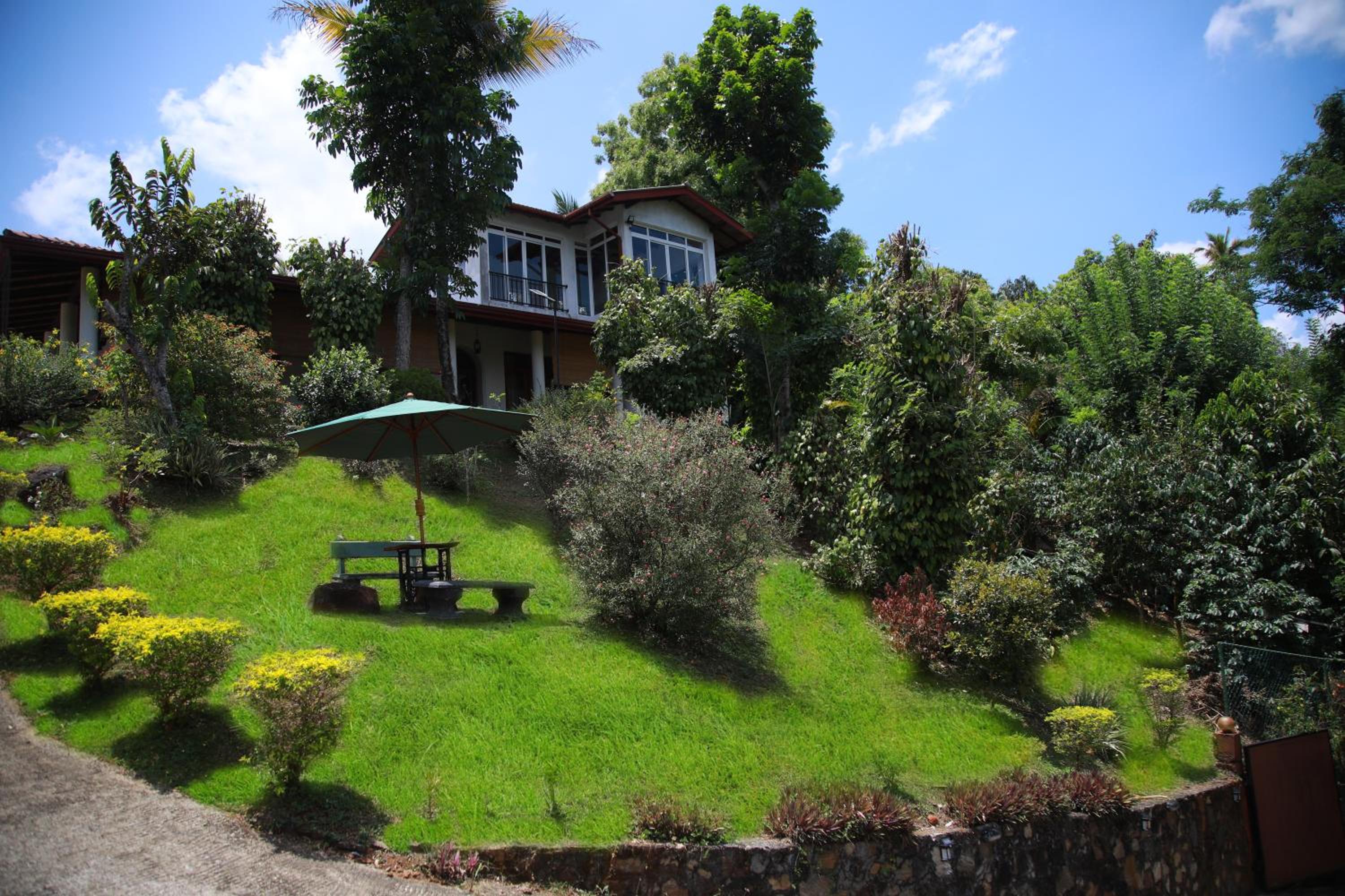 Four-Bedroom Vacation Home photo 2