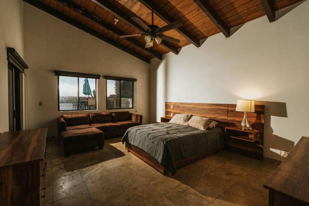 Three-Bedroom House photo 1