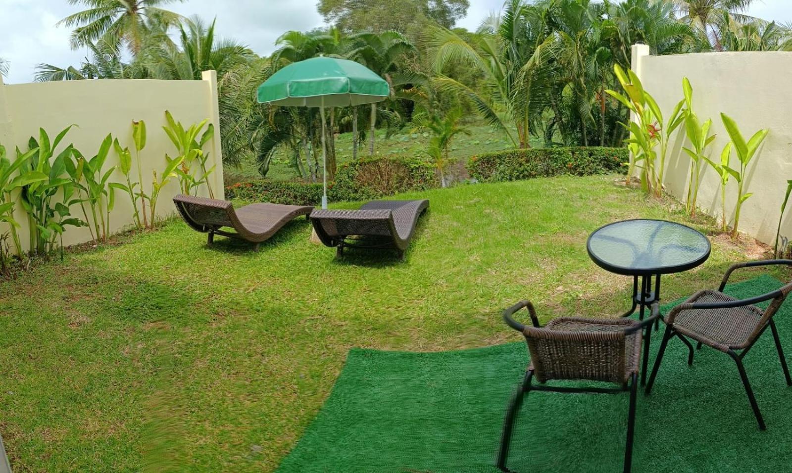 HOME/private garden + kitchen photo 2