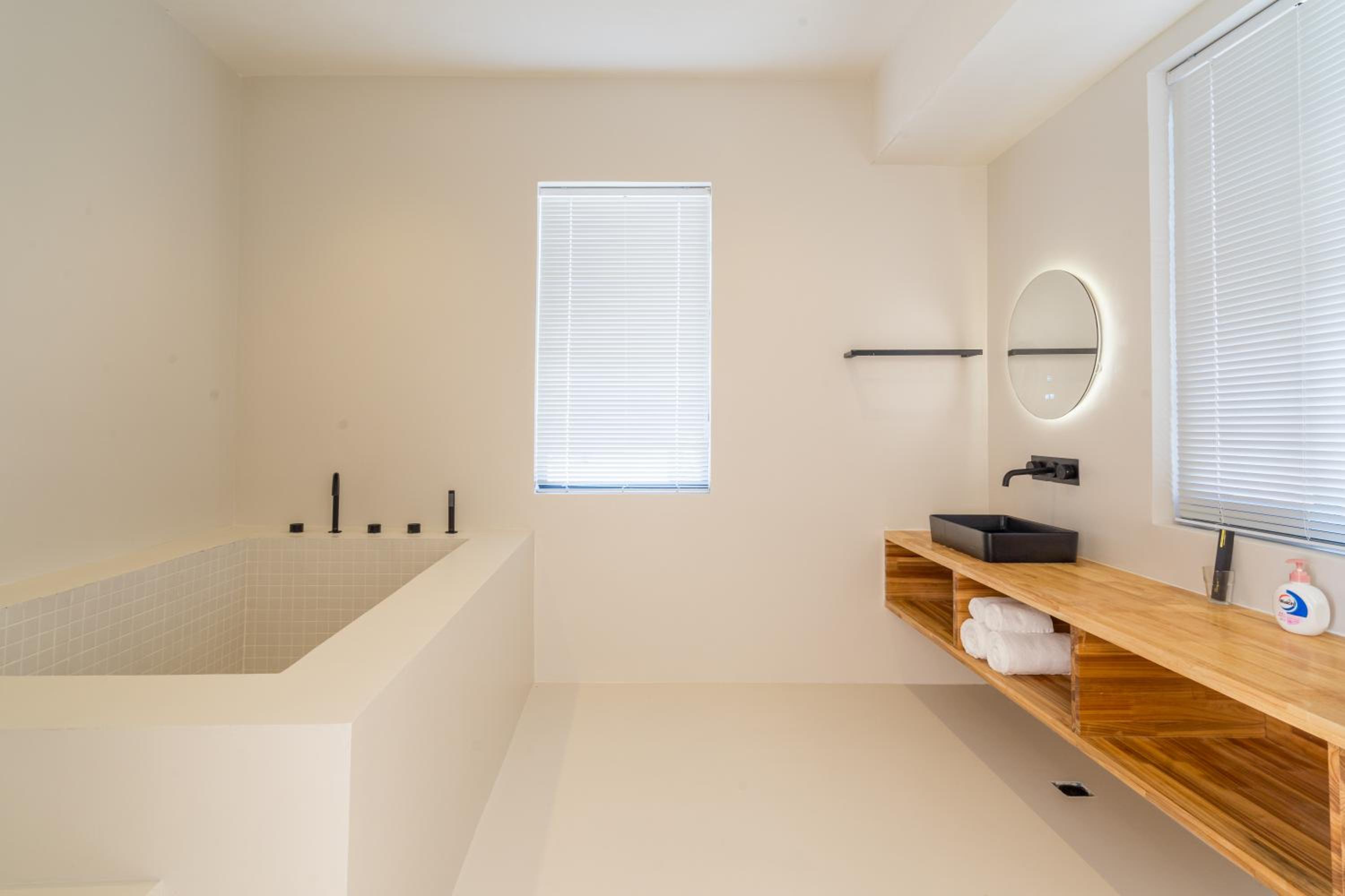 Queen Room With Spa Bath