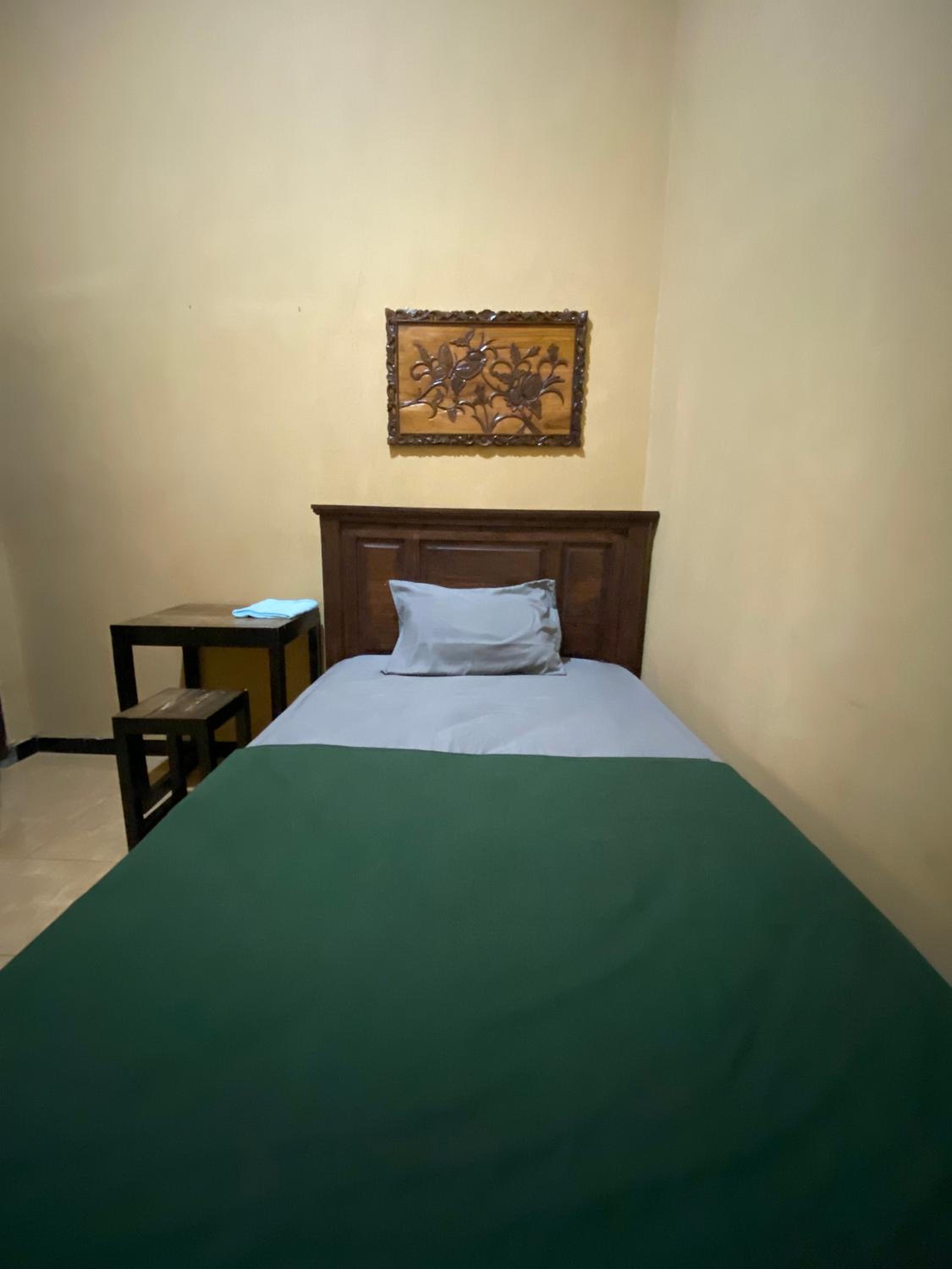 Single Room With Private Bathroom photo 1