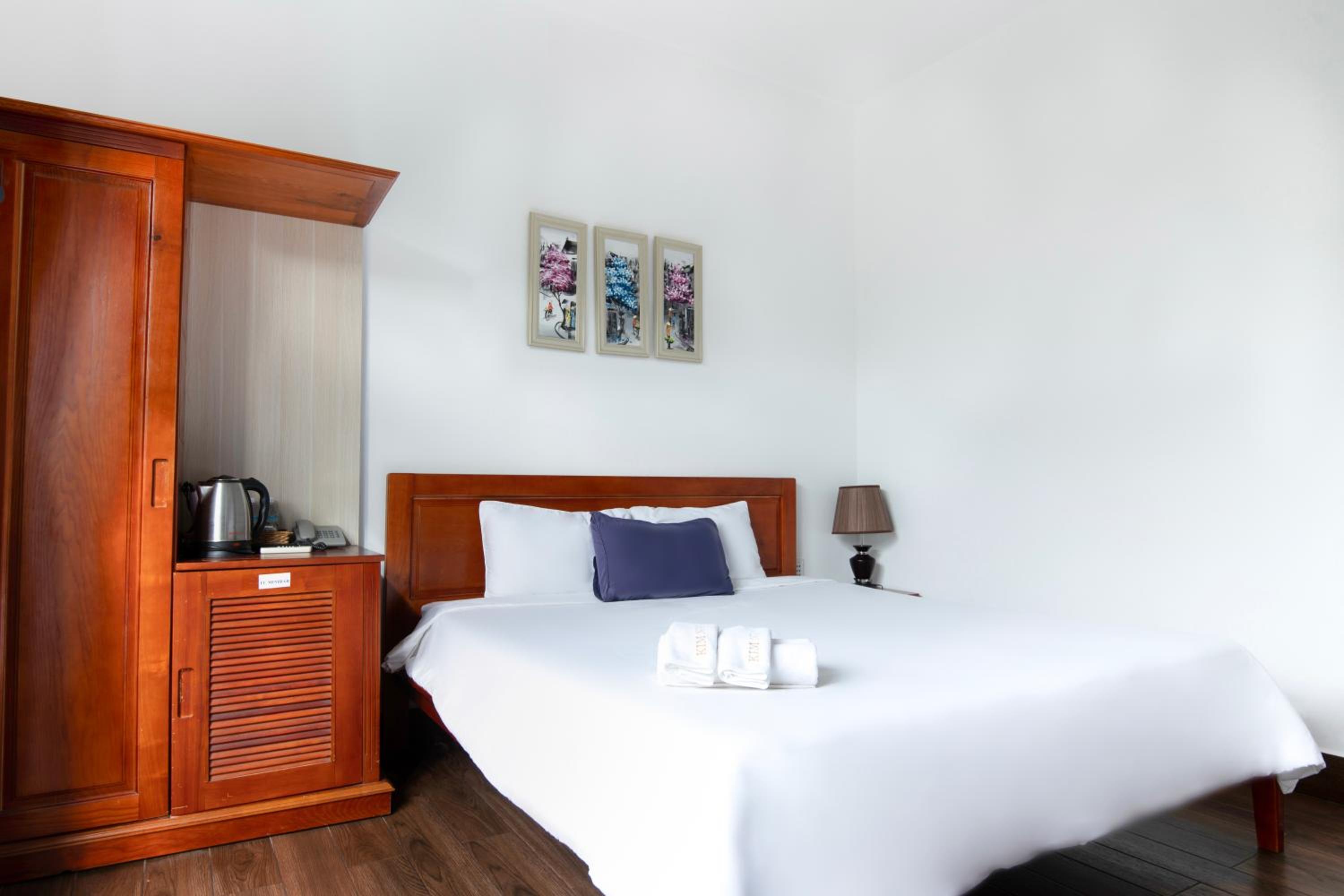 King Room with Balcony photo 2