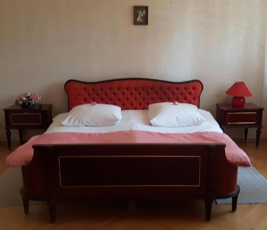Deluxe Room (2 Adults + 1 Child) photo 1