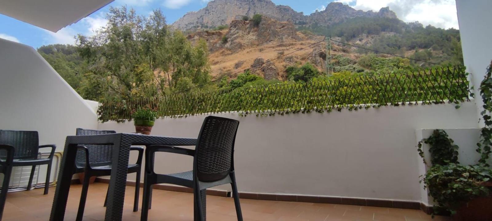 Apartment with Mountain View photo 2