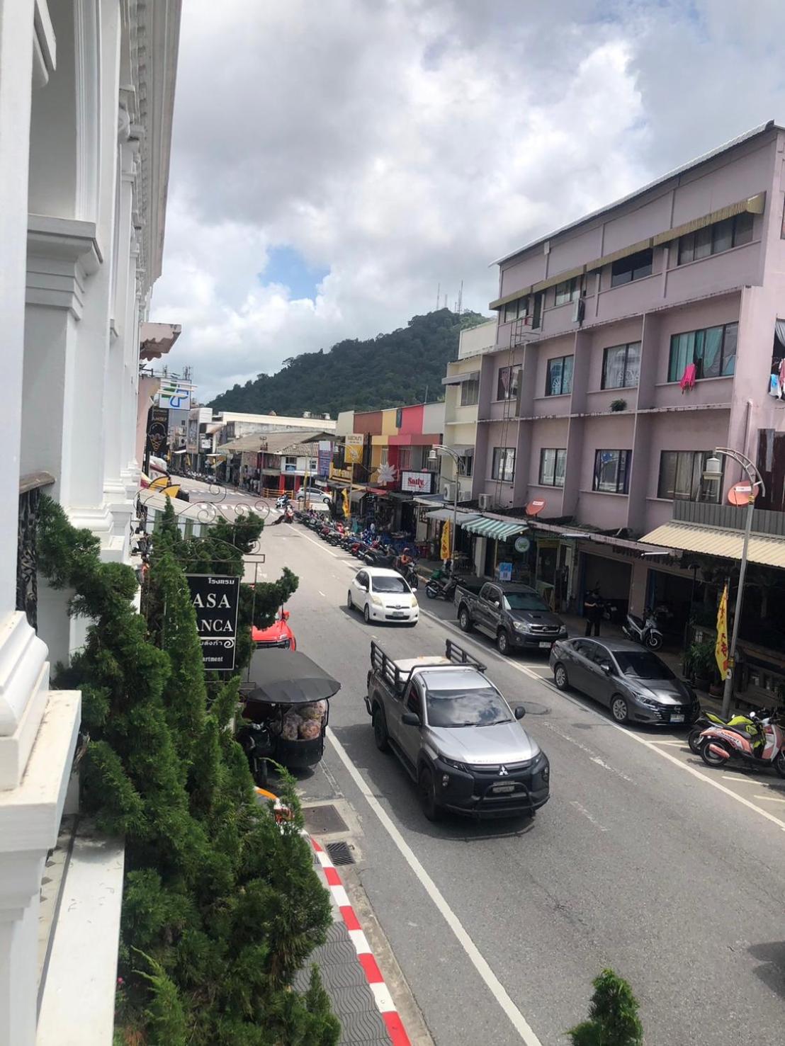 Premium Deluxe 1 King City View with Balcony - Photo 32