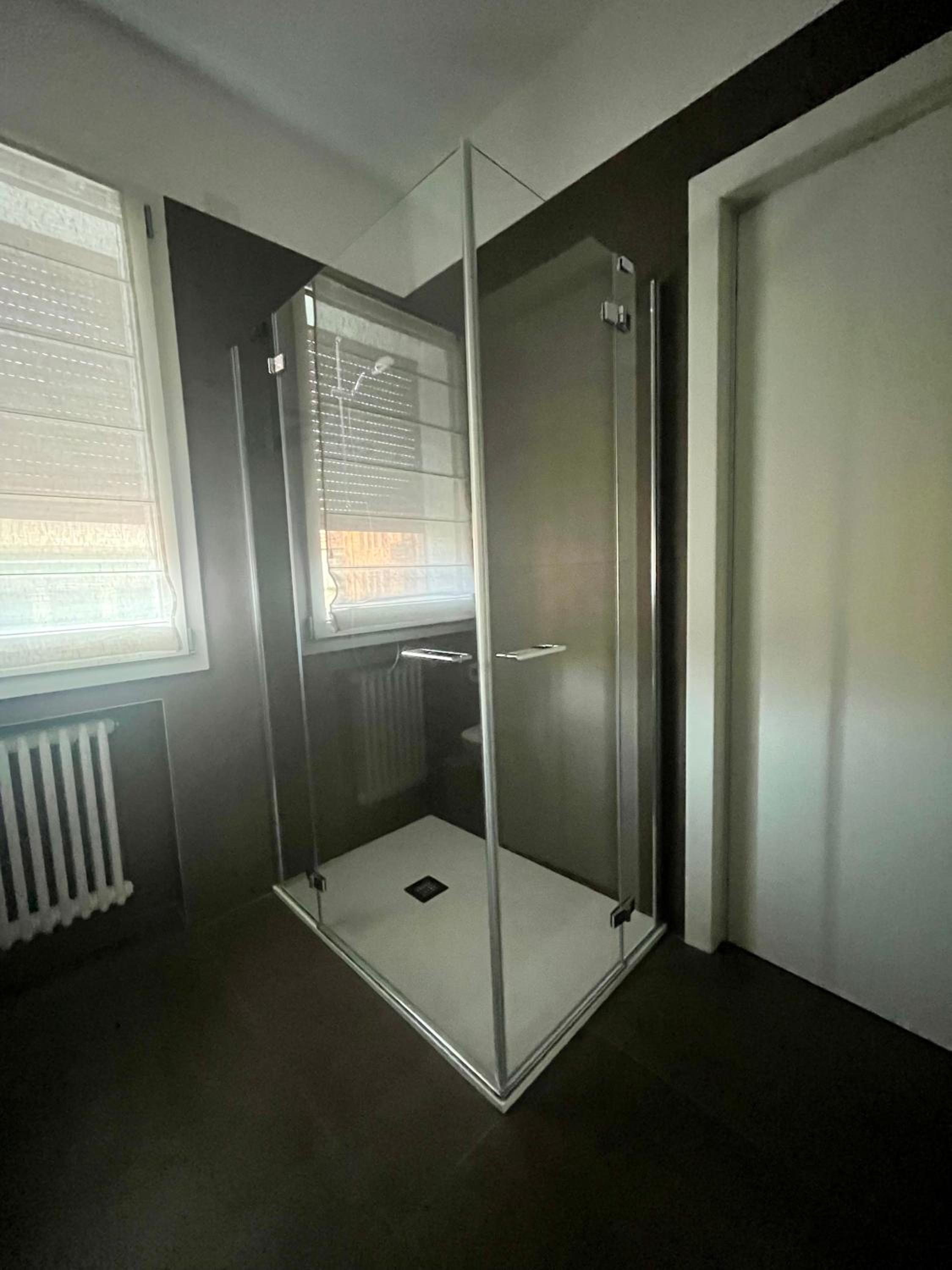 Three-Bedroom Apartment with Balcony photo 3