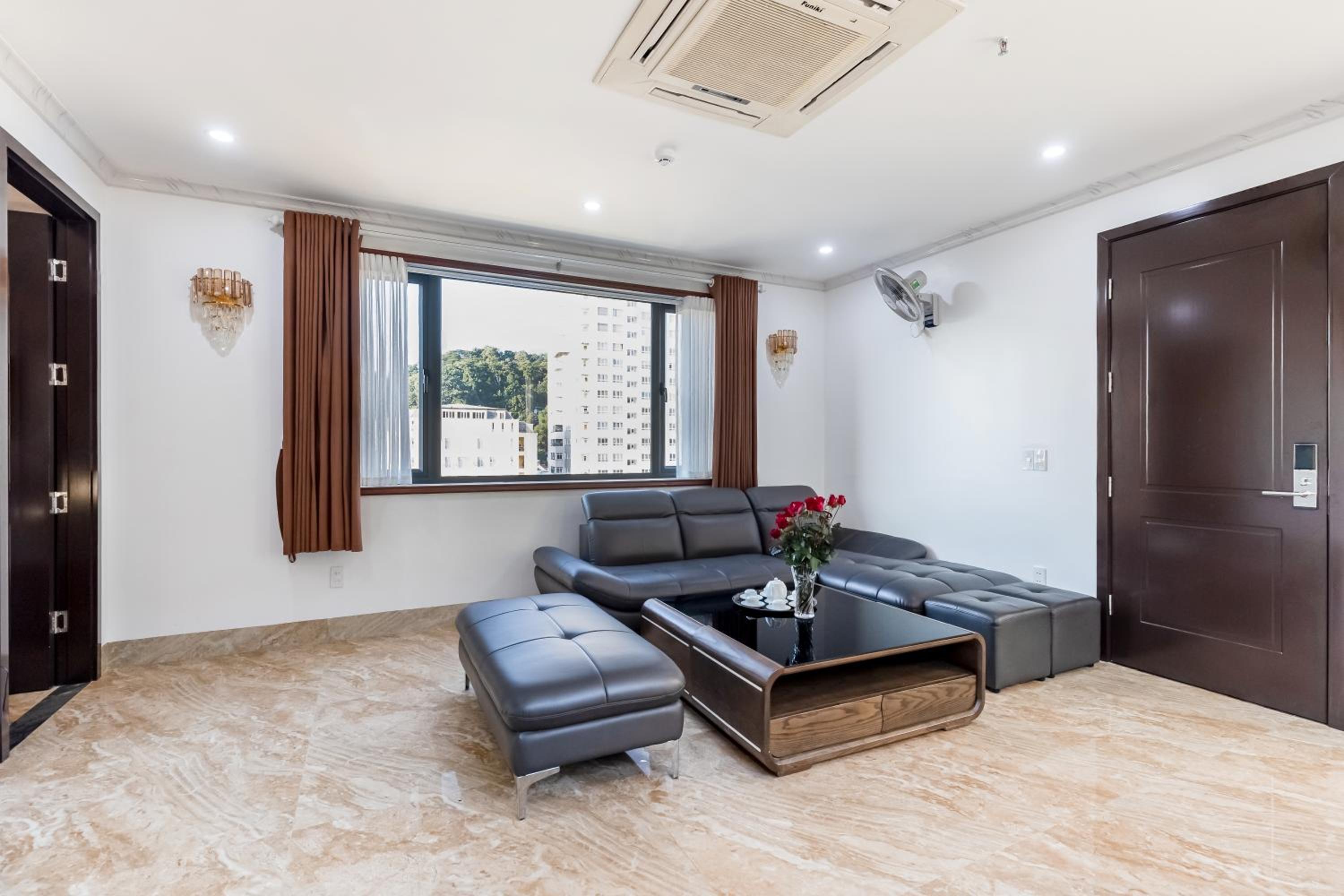 One-Bedroom Apartment with Balcony and Mountain View