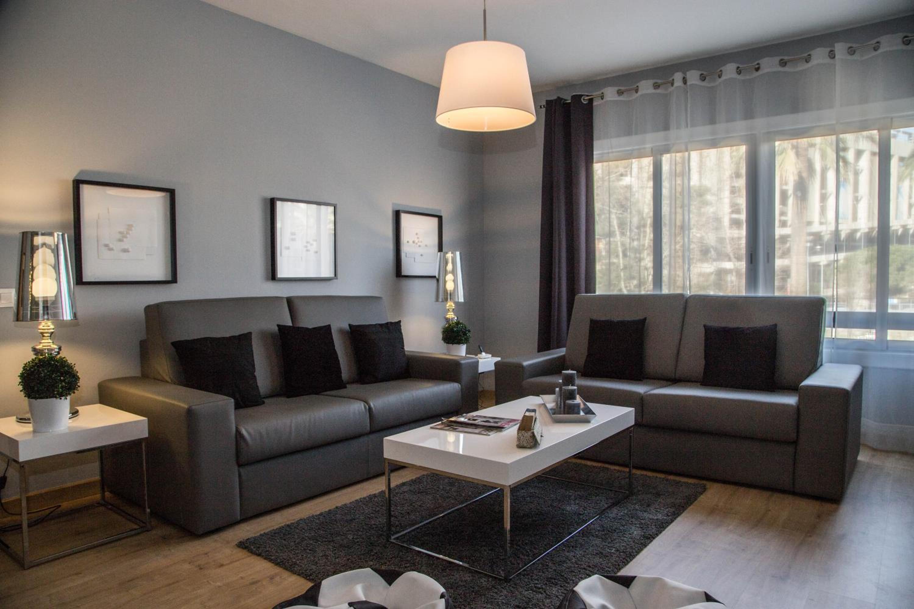 Apartamento de Cuatro Habitaciones