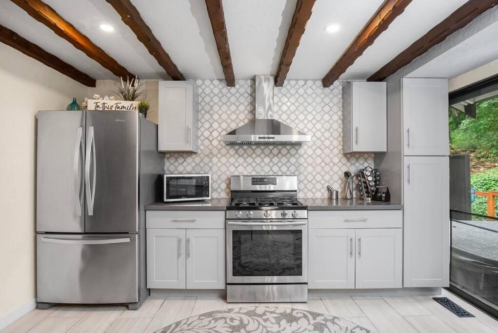 Four-Bedroom Vacation Home photo 2