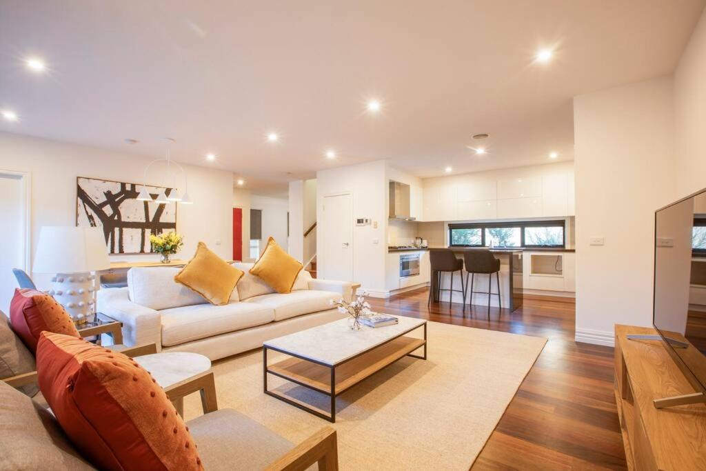 Three-Bedroom House photo 1