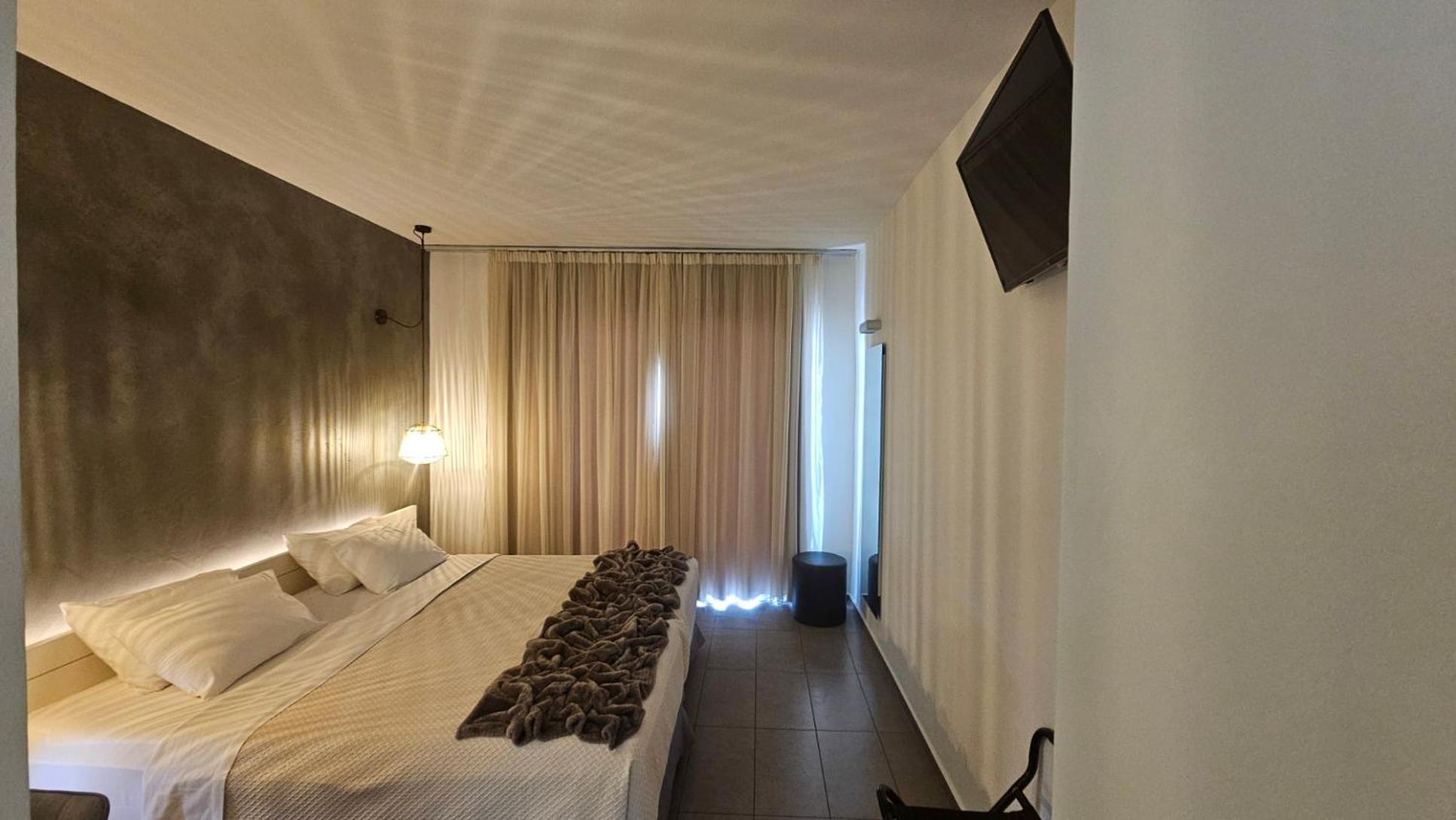 Standard Double or Twin Room - Photo 4