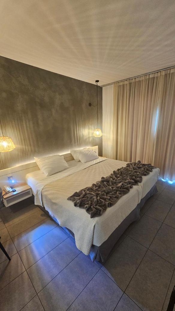 Standard Double or Twin Room - Photo 5