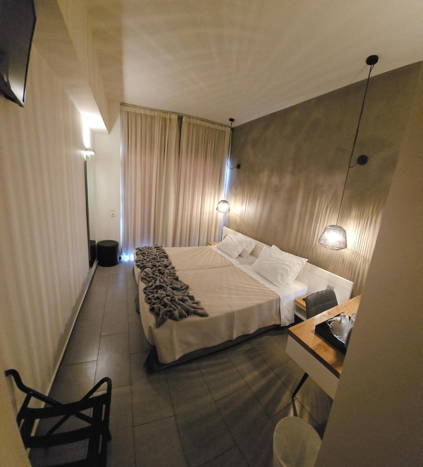 Superior Double or Twin Room - Photo 3