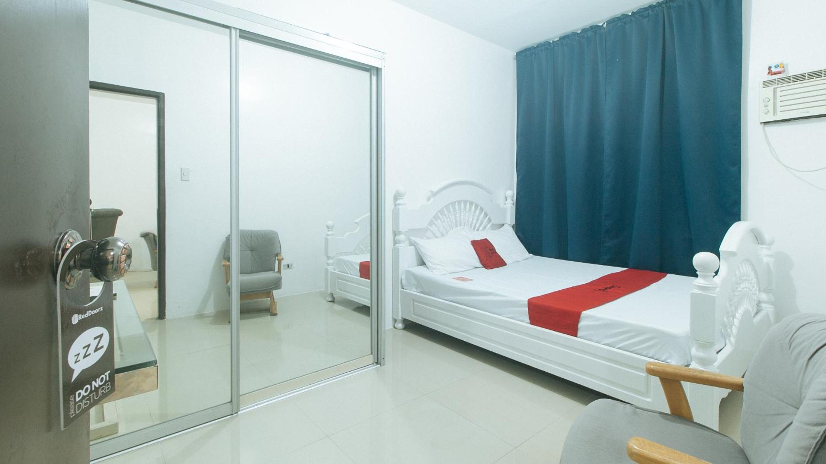 Double Room With Shared Bathroom photo 2