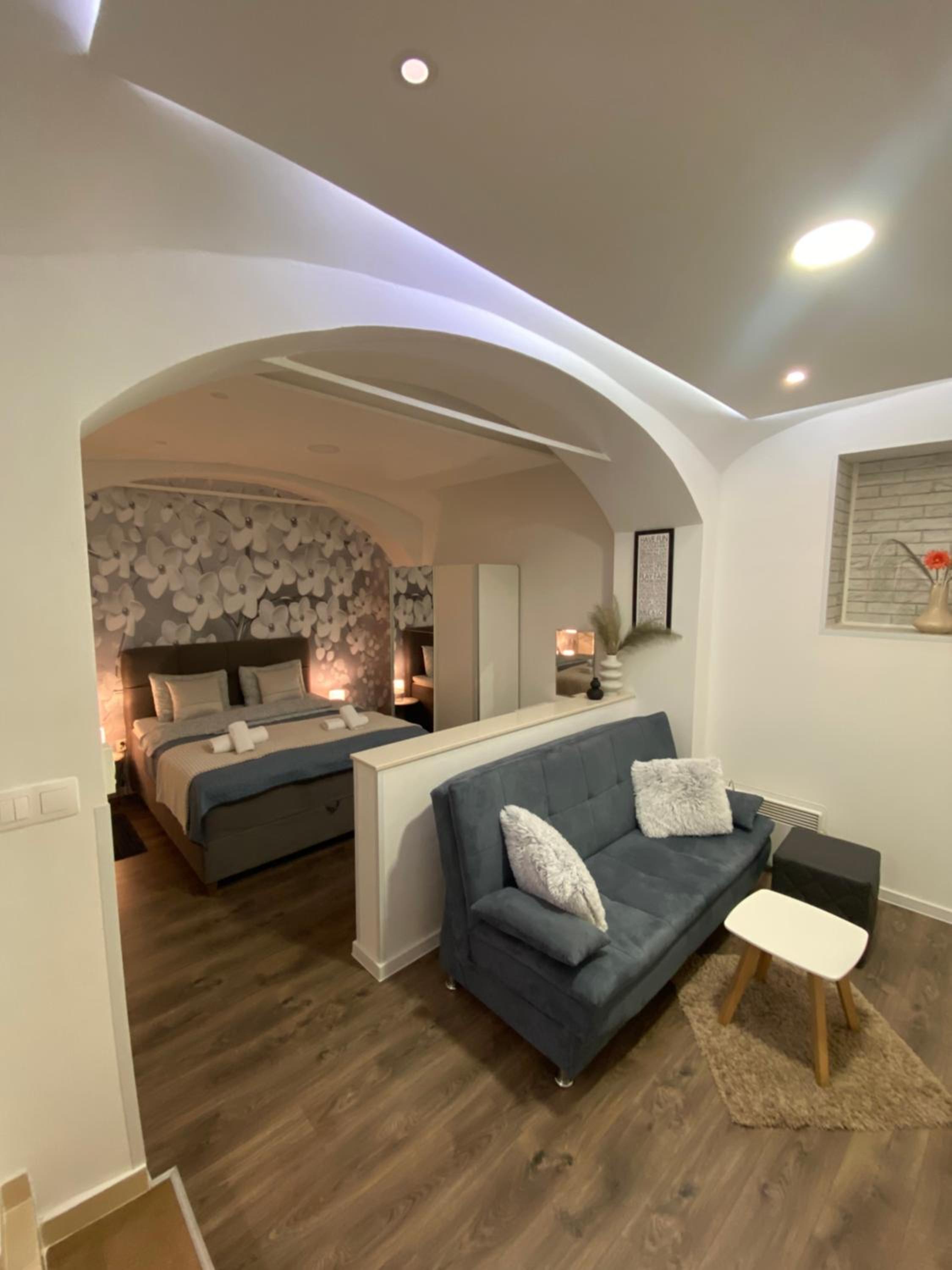 Studio Apartment - Photo 5