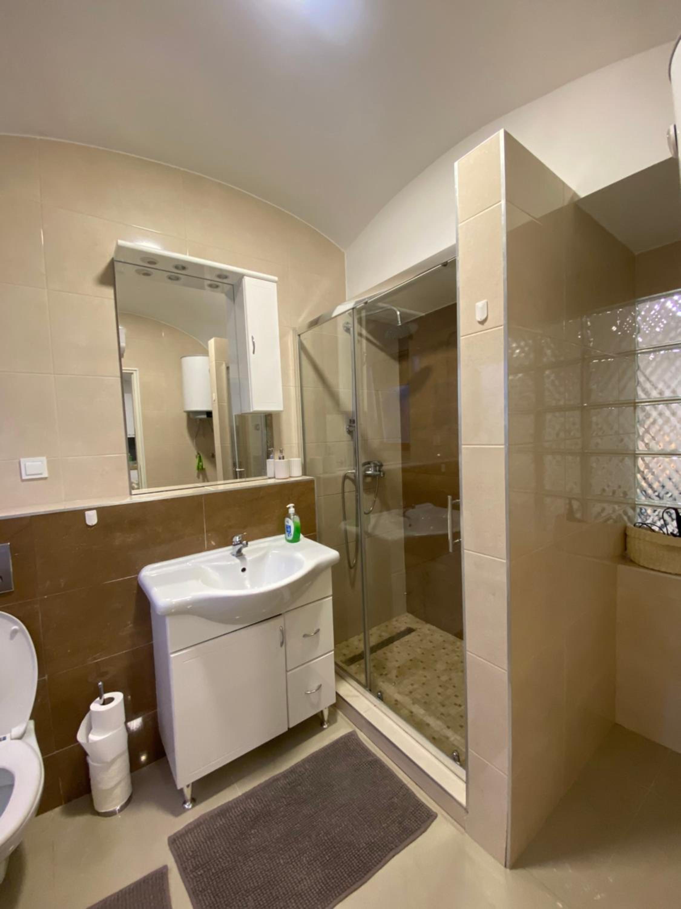 Studio Apartment - Photo 28