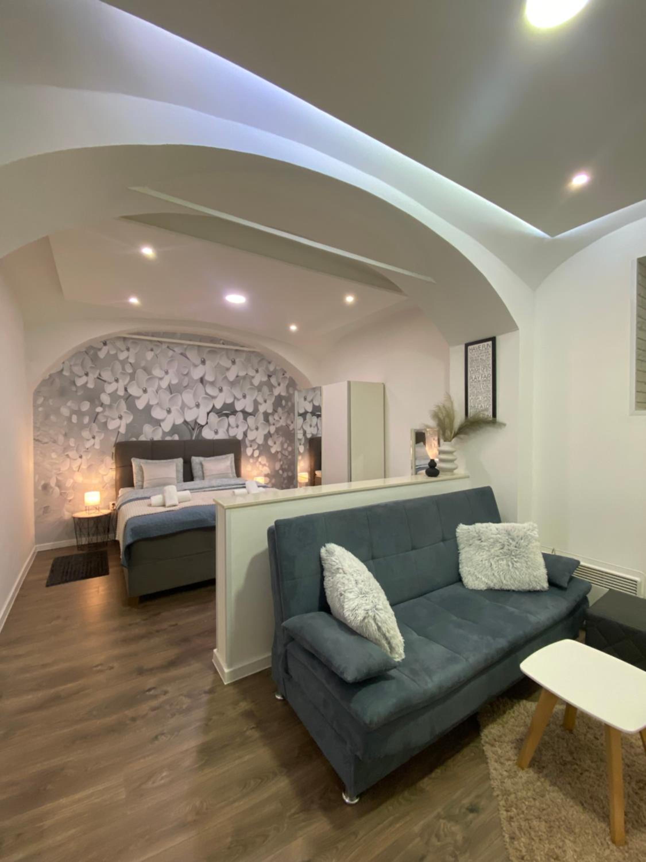 Studio Apartment - Photo 14