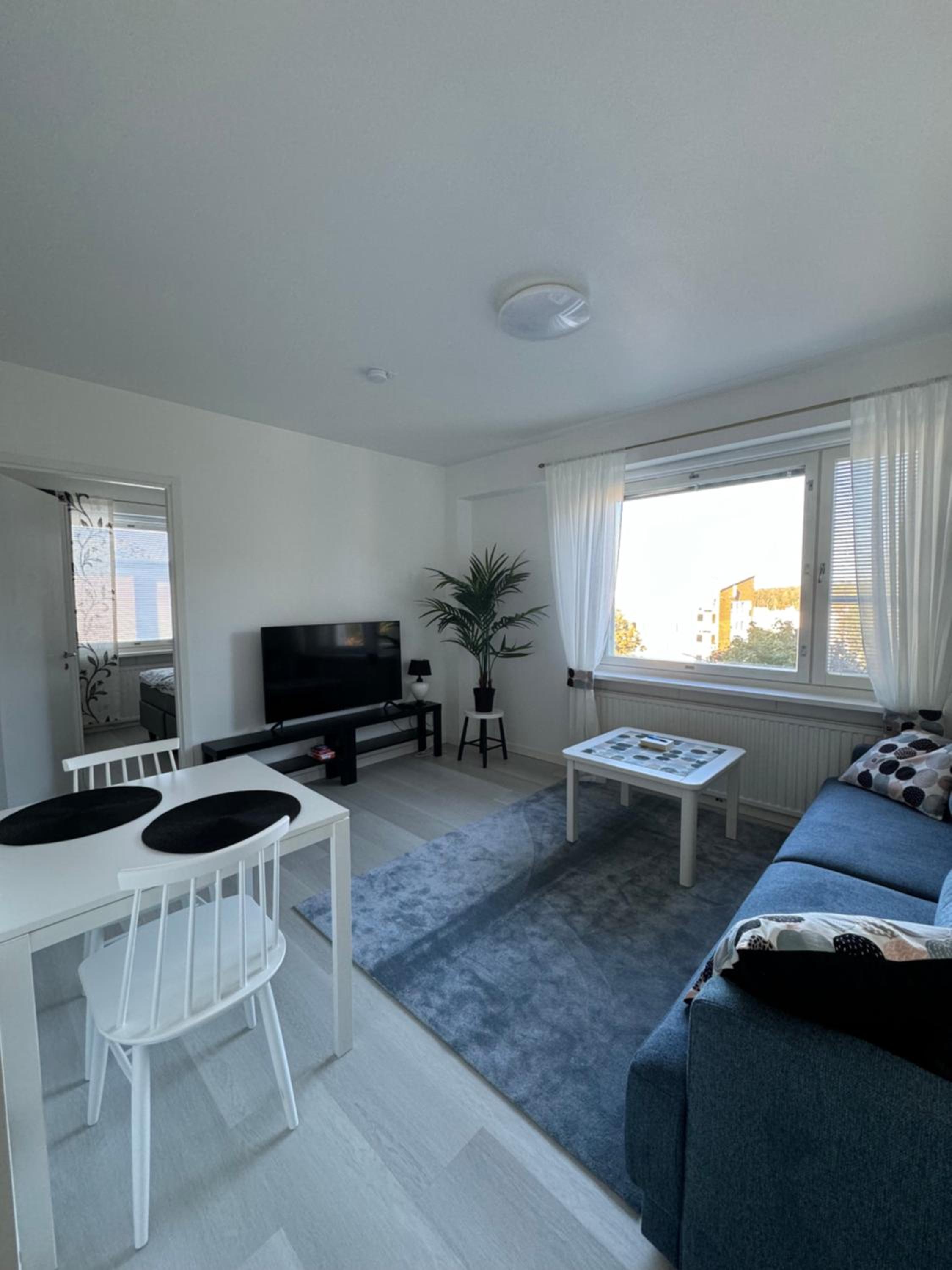 One-Bedroom Apartment photo 1