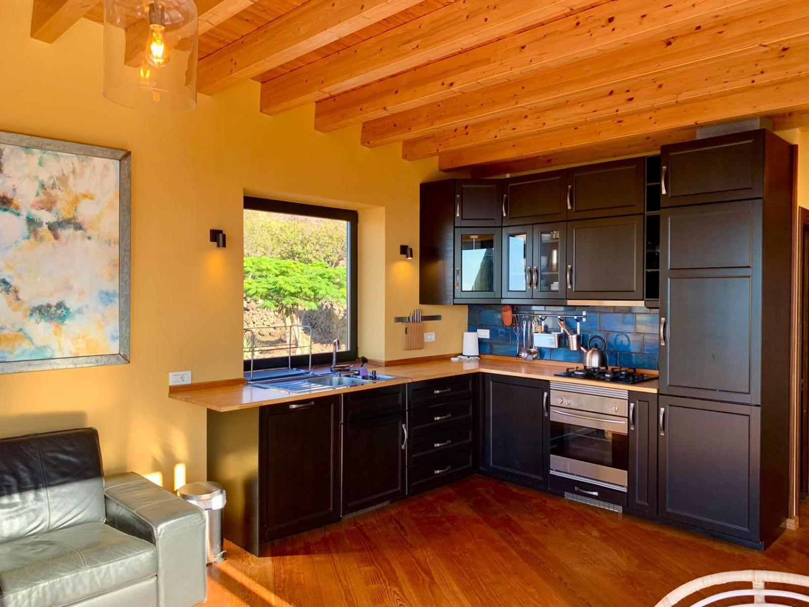 Three-Bedroom House photo 3