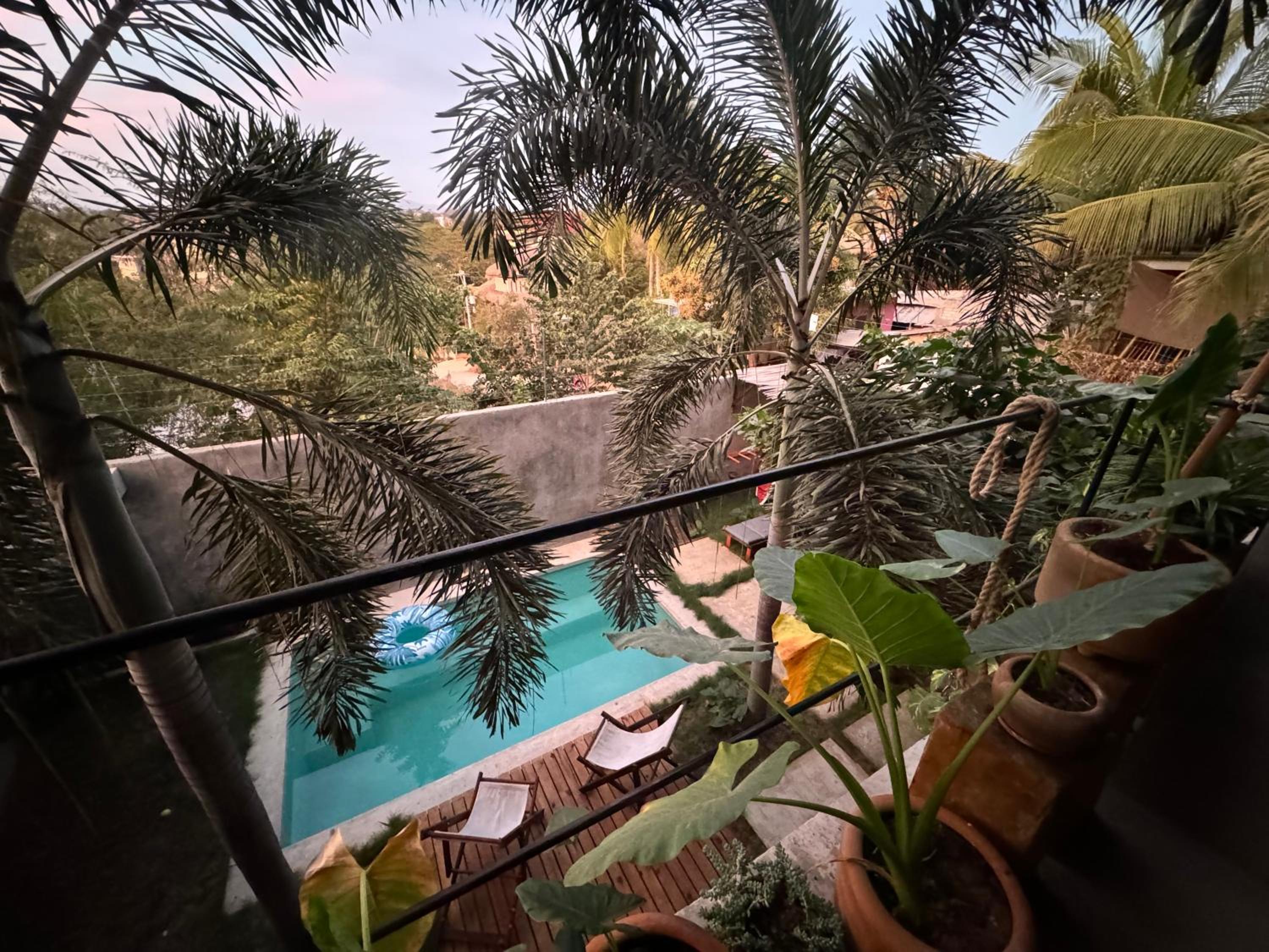 Queen Room with Pool View - Photo 13