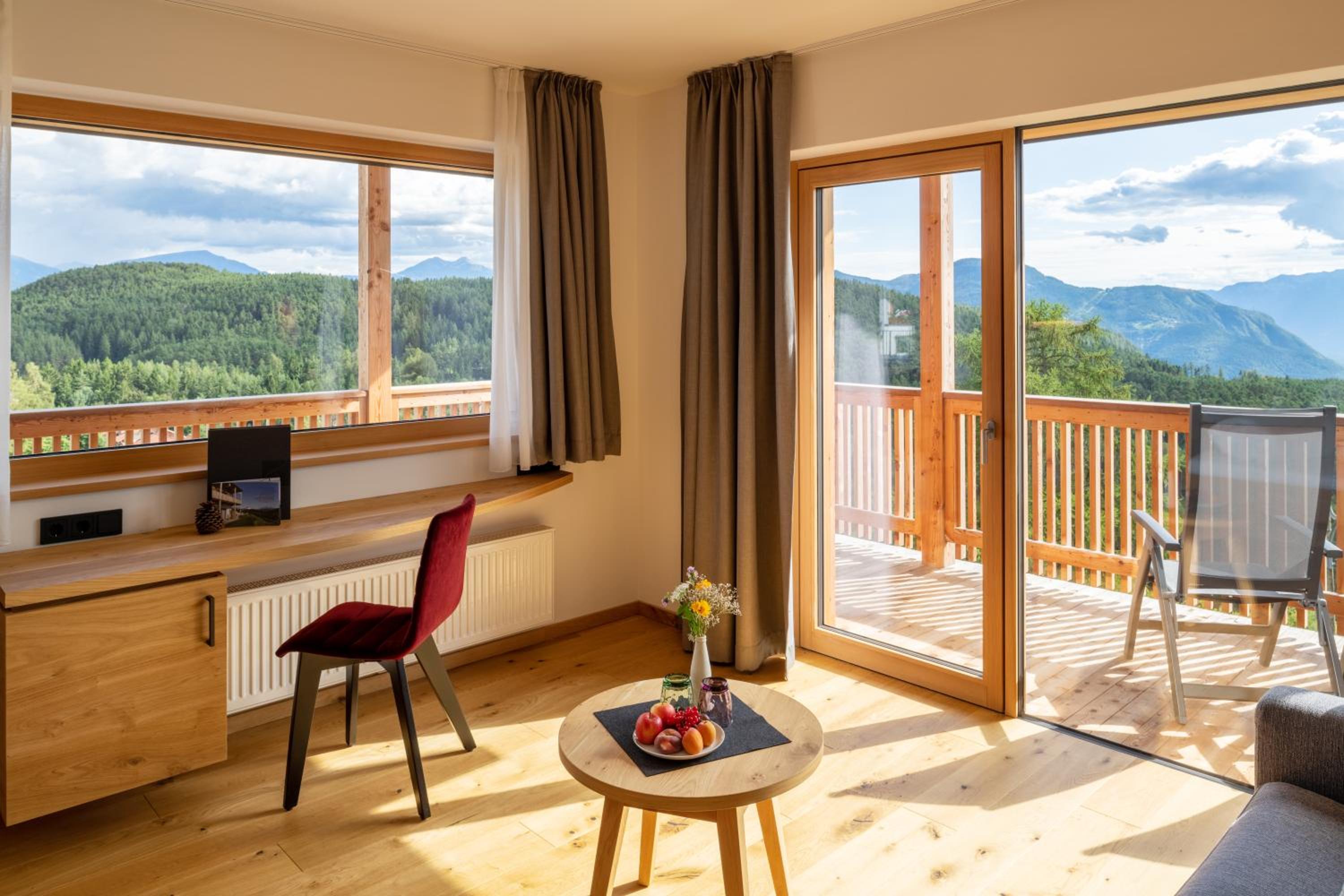 Deluxe Double Room with Balcony photo 1