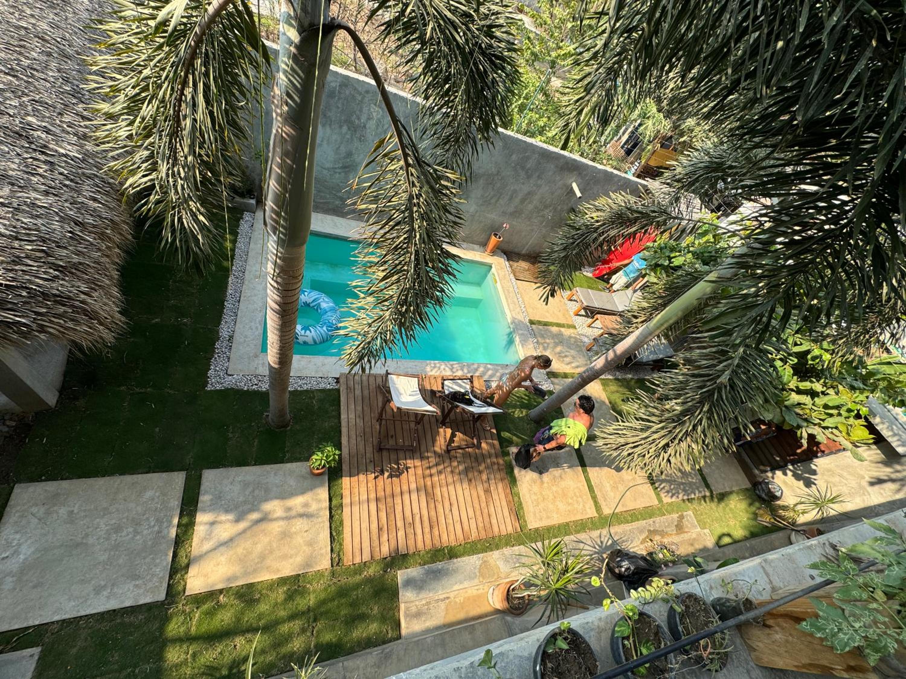 Queen Room with Pool View - Photo 9