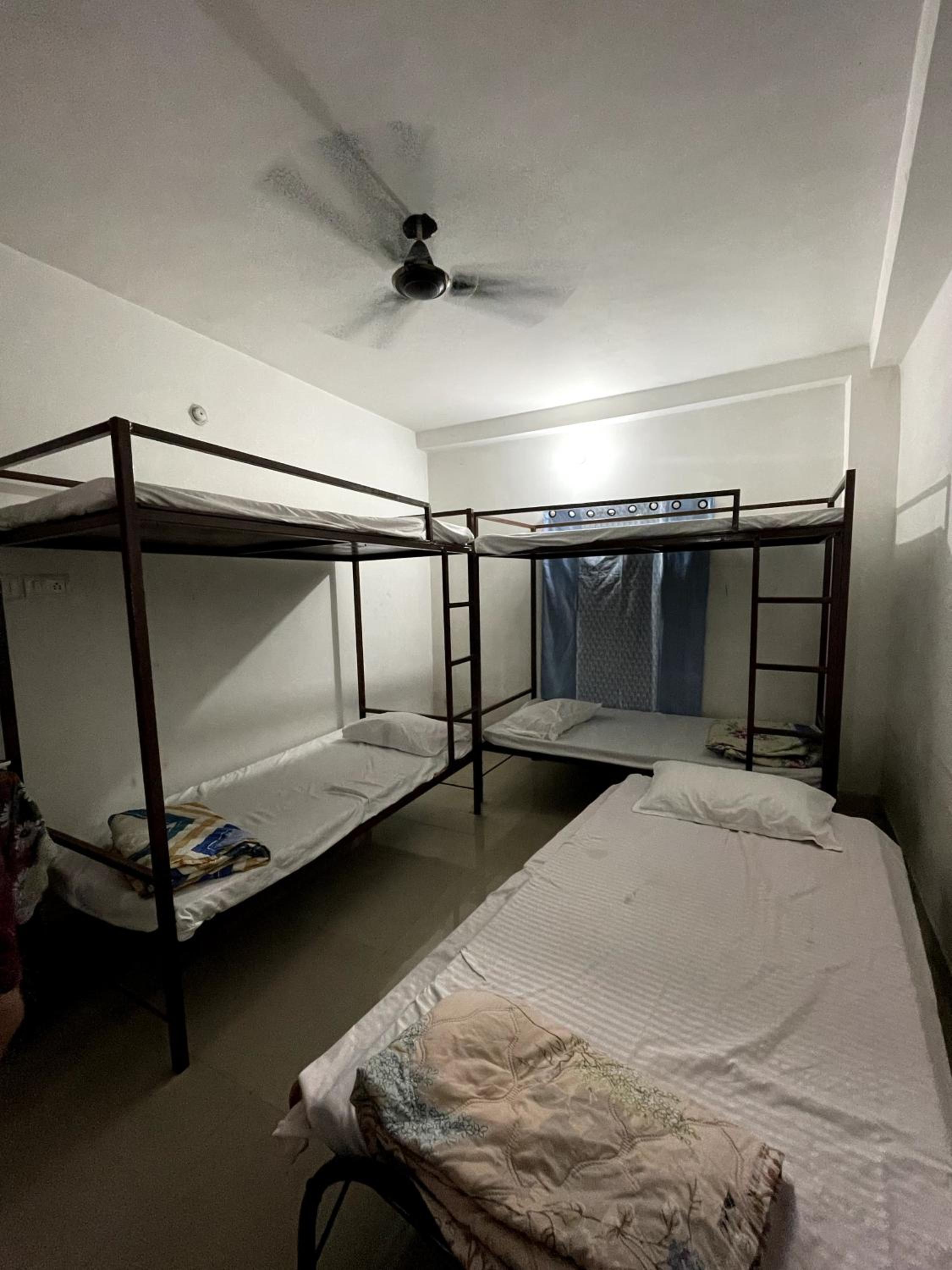 4-Bed Mixed Dormitory Room photo 2